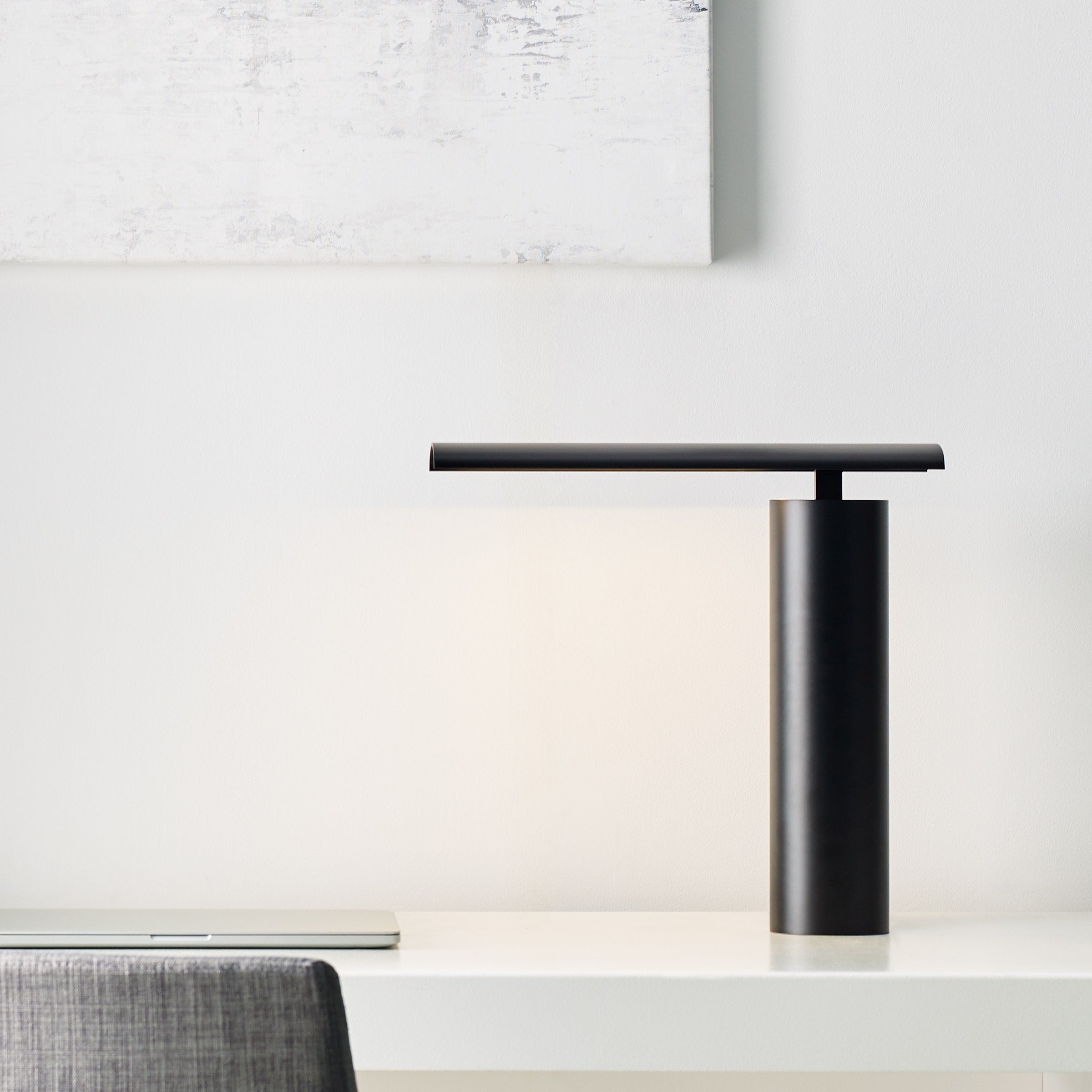 Kadia 16 Table Lamp Nightshade Black 2700K 90 CRI integrated LED 2700K 90 CRI 120v-240v