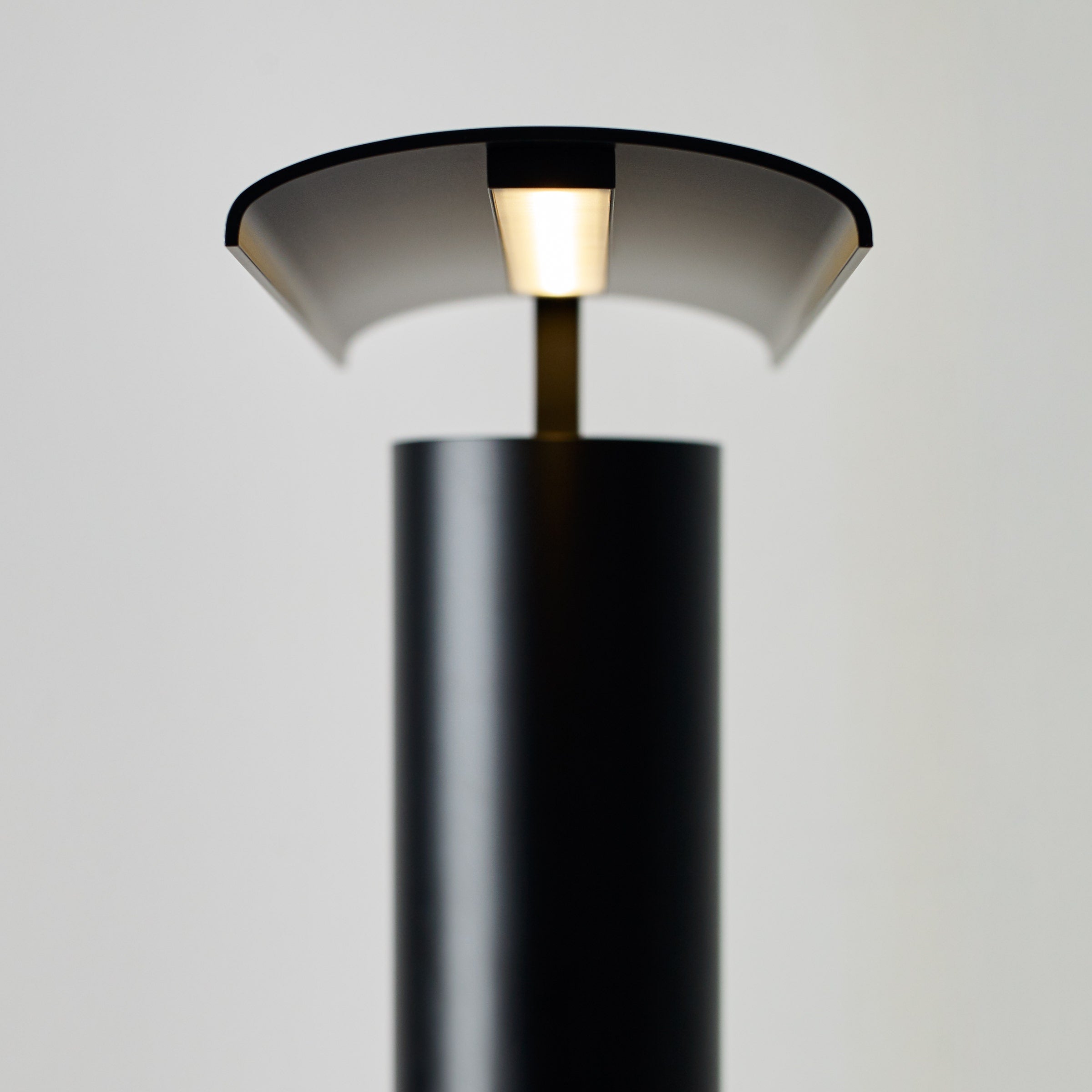 Kadia 16 Table Lamp Nightshade Black 2700K 90 CRI integrated LED 2700K 90 CRI 120v-240v