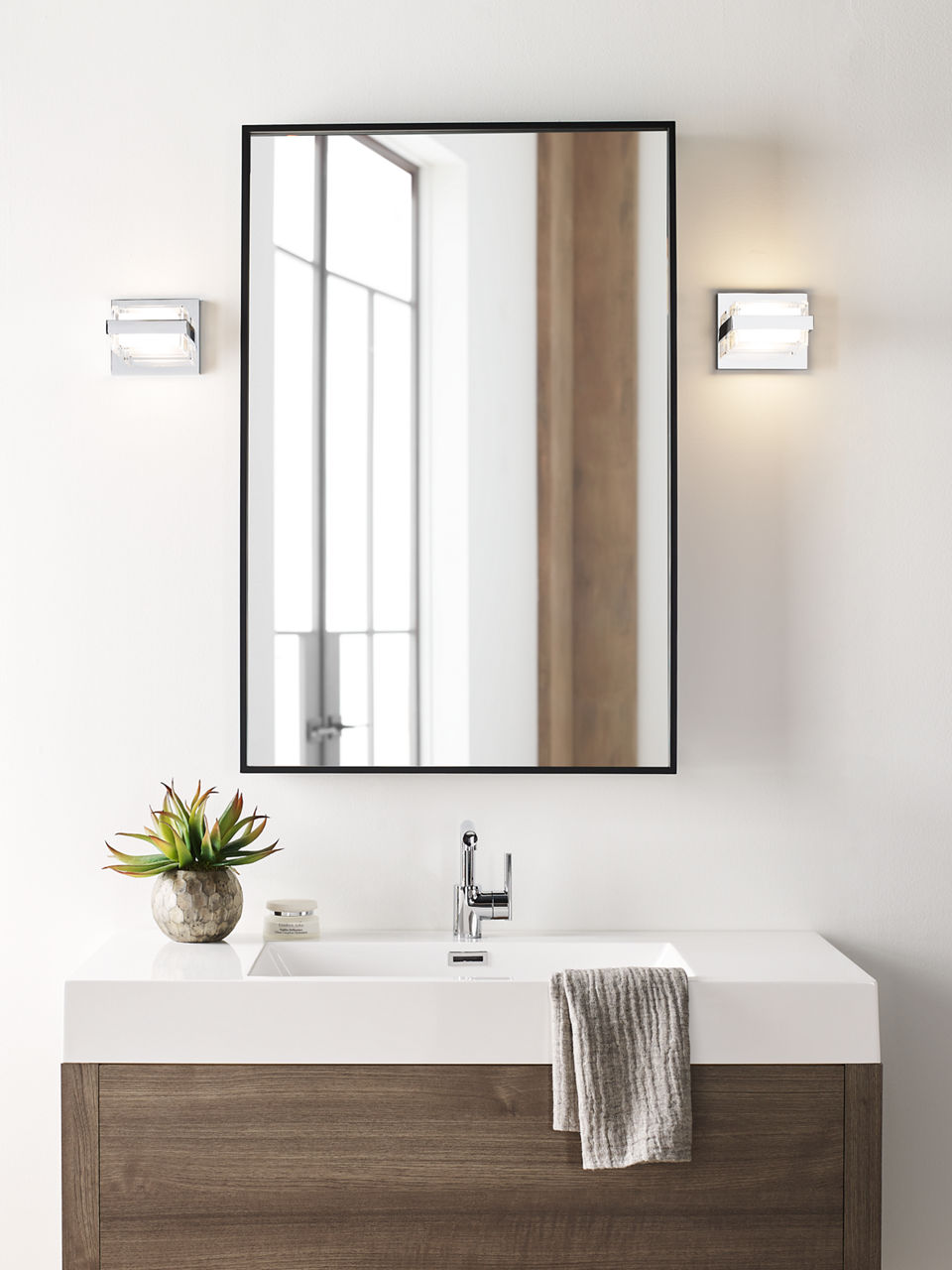 Kamden 1-Light Wall/Bath Chrome LED 90 CRI 3000K 120V