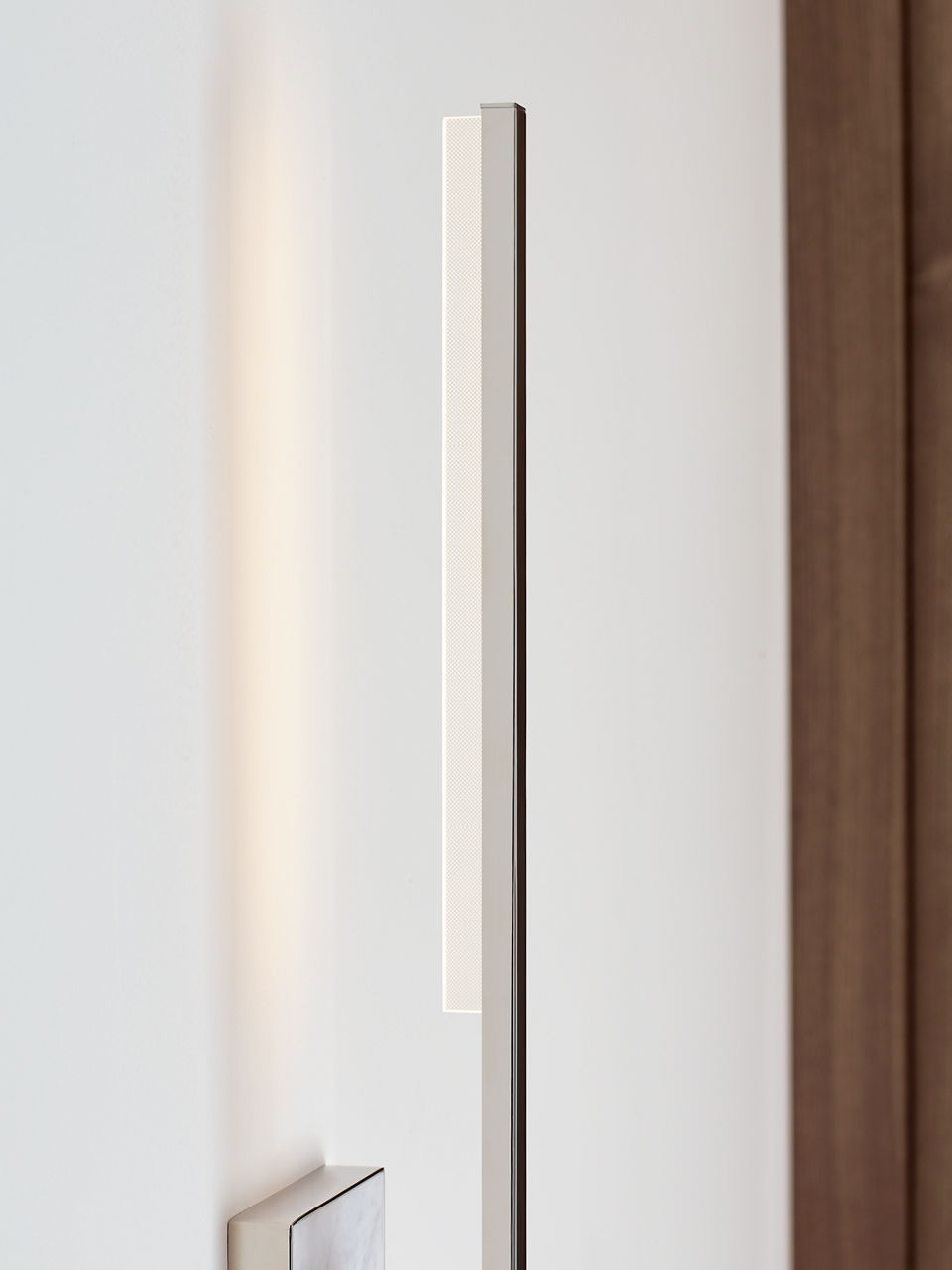 Klee 20 Wall Polished Nickel/White marble Integrated LED 90 CRI 3000K 120V