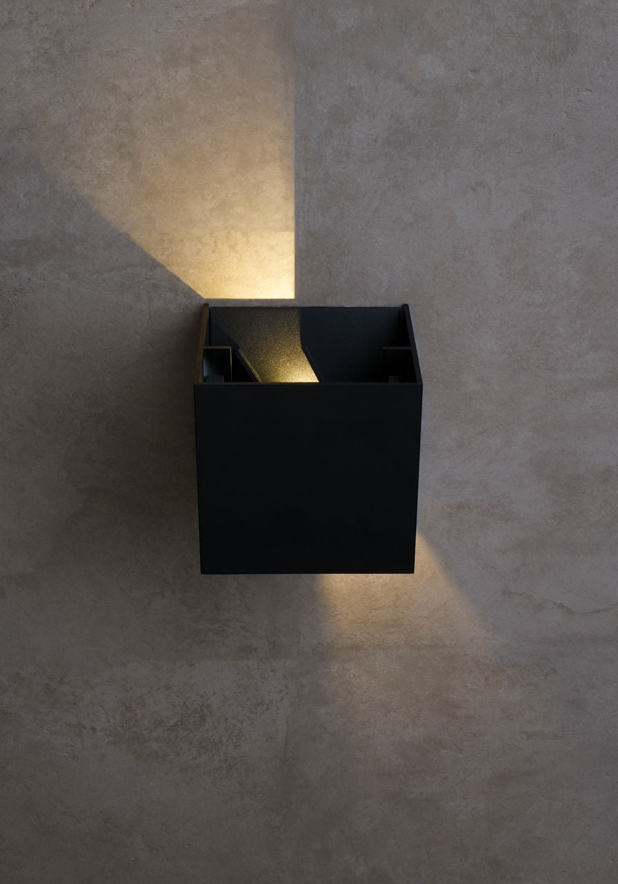Vex 5 Outdoor Wall Black 2700K 90 CRI