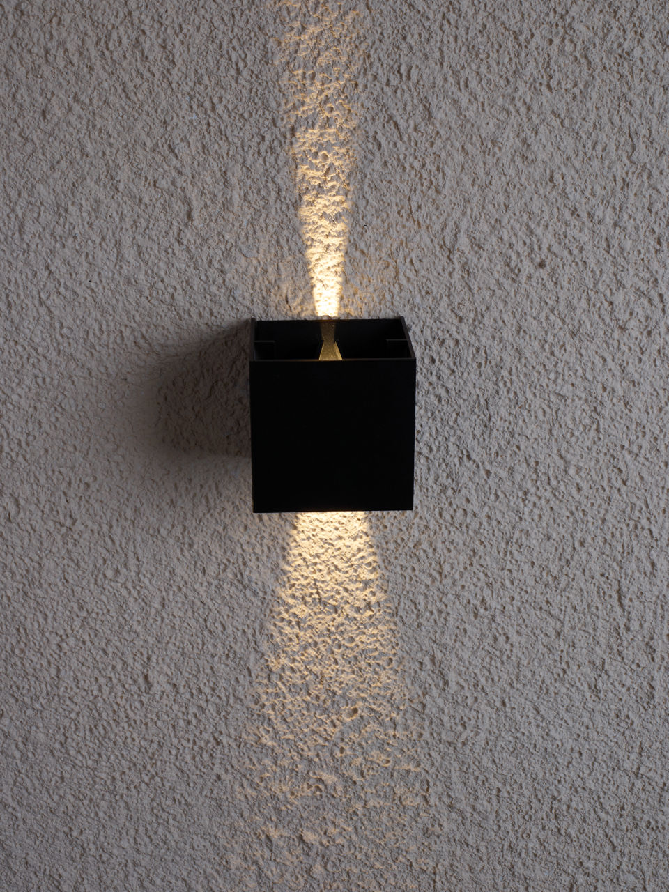 Vex 5 Outdoor Wall Black 2700K 90 CRI