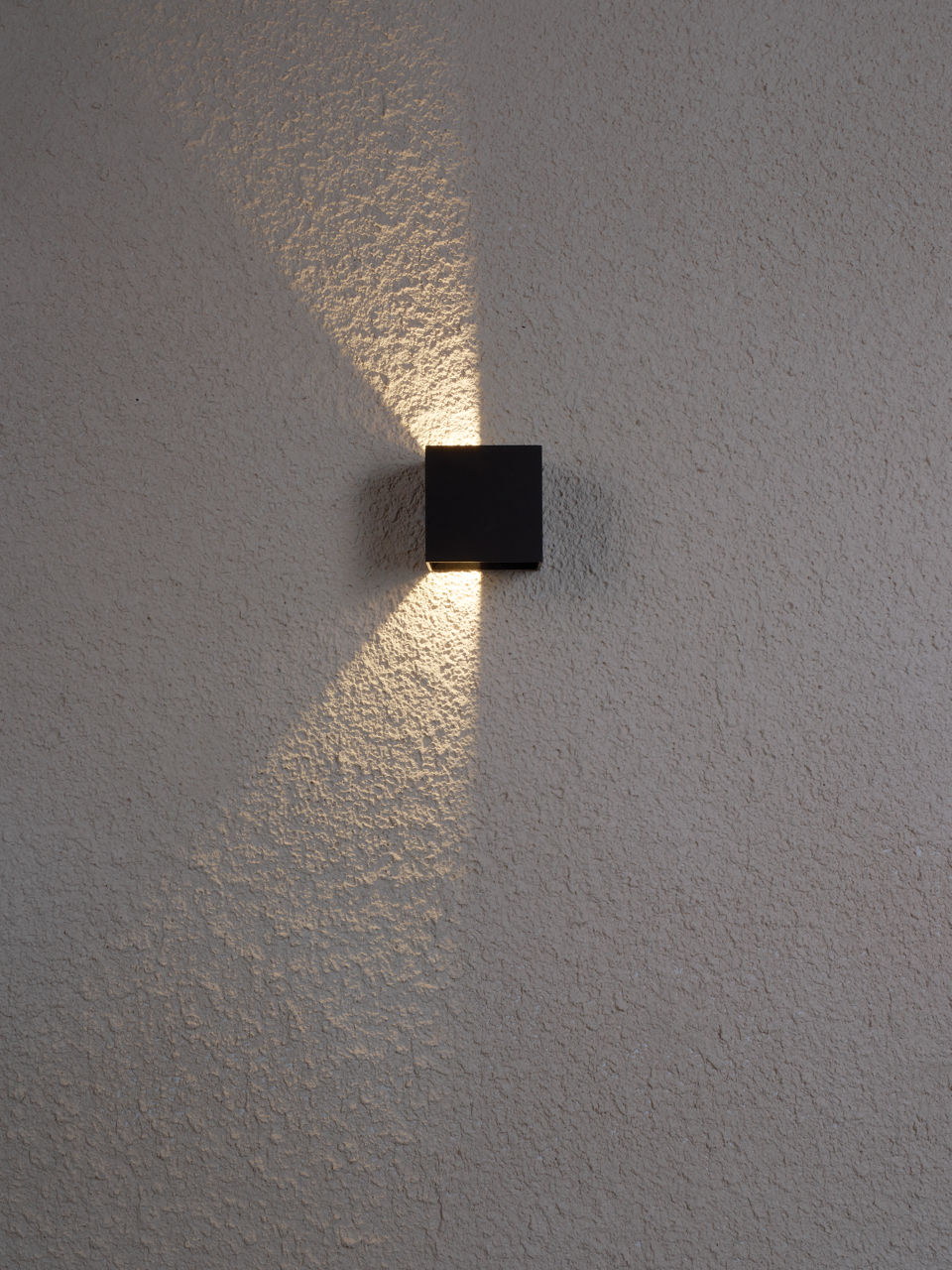 Vex 5 Outdoor Wall Bronze 2700K 90 CRI