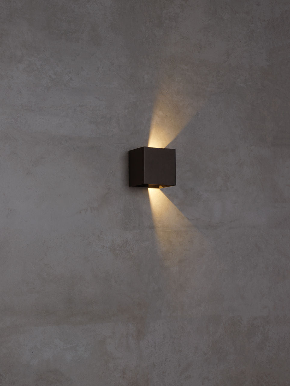 Vex 5 Outdoor Wall Bronze 3000K 90 CRI
