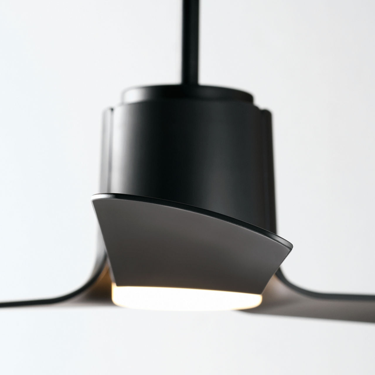 Peel Smart 52 LED Midnight Black