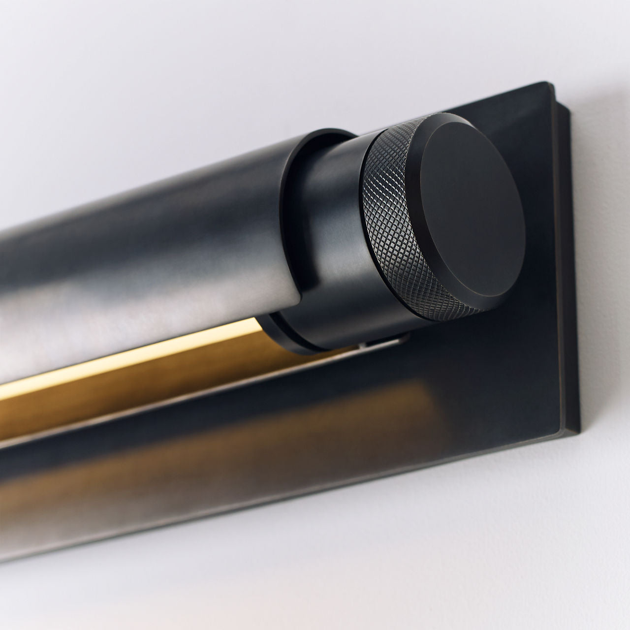 Capa 24 Vanity Bronze 2700K-1800K 90 CRI