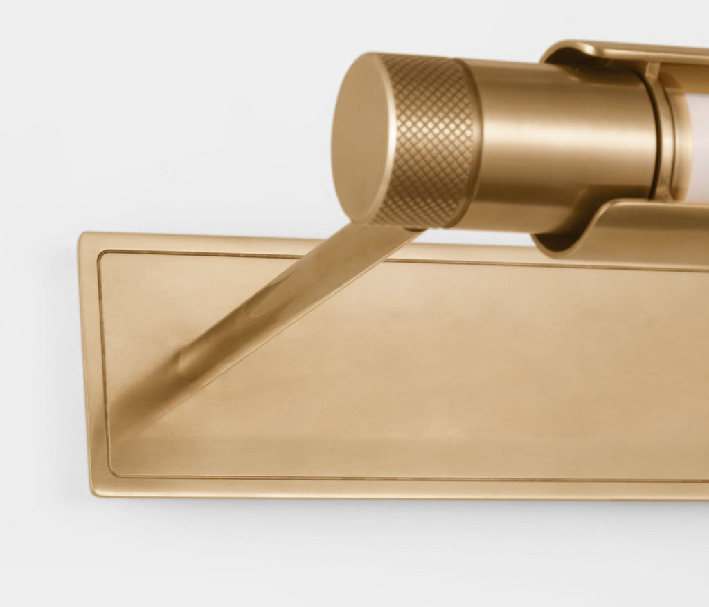 Capa 18 Picture Light Hand Rubbed Antique Brass 2700K-1800K 90 CRI