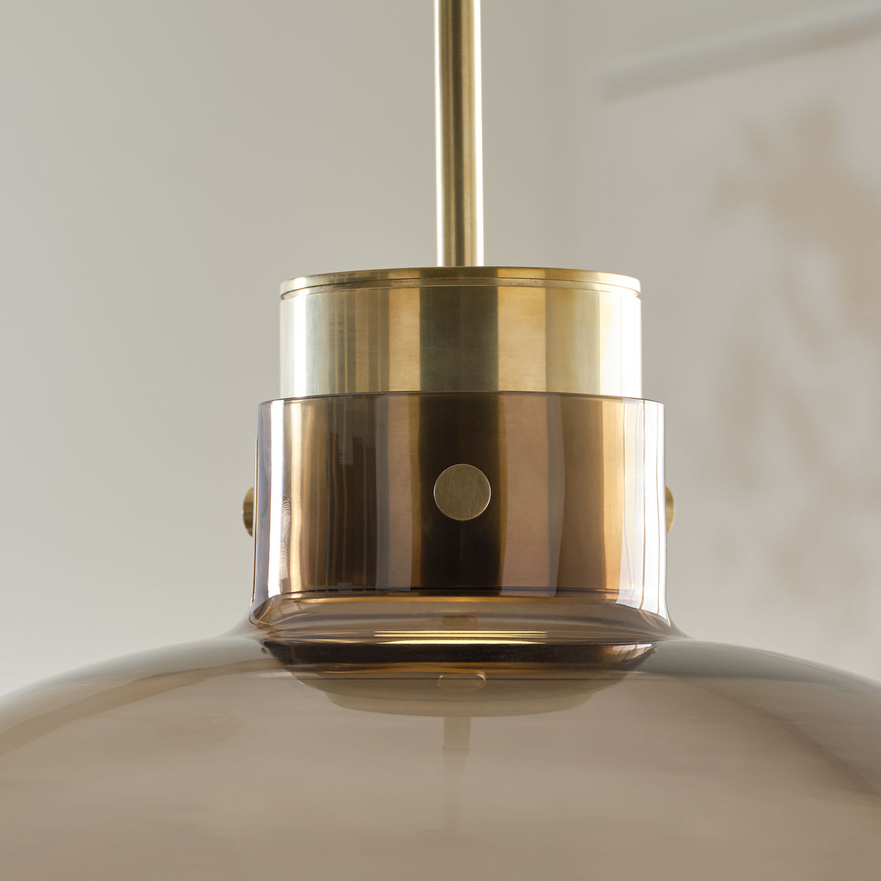 Morgan 16 Table Lamp hand-rubbed antique brass | smoke glass 2700K-1800K 90 CRI