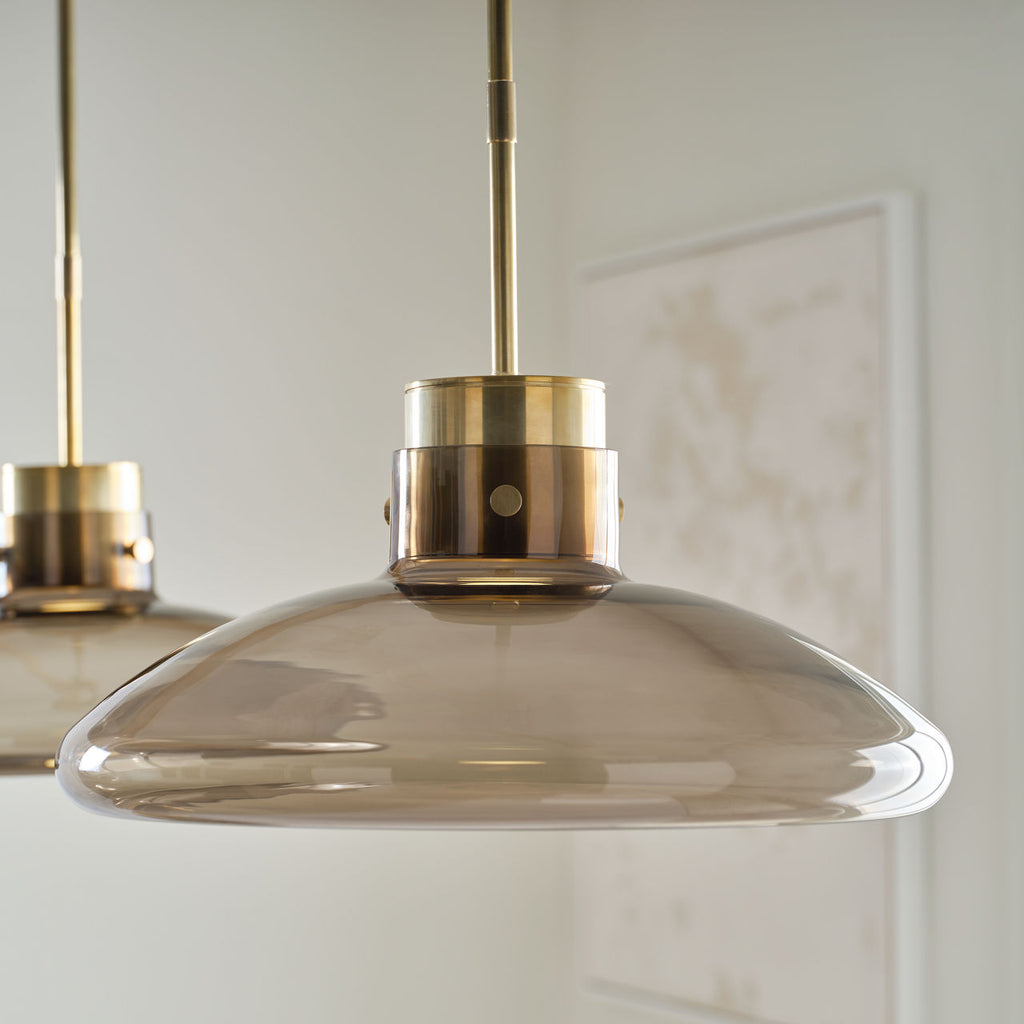 Morgan 16 Table Lamp hand-rubbed antique brass | smoke glass 2700K-1800K 90 CRI