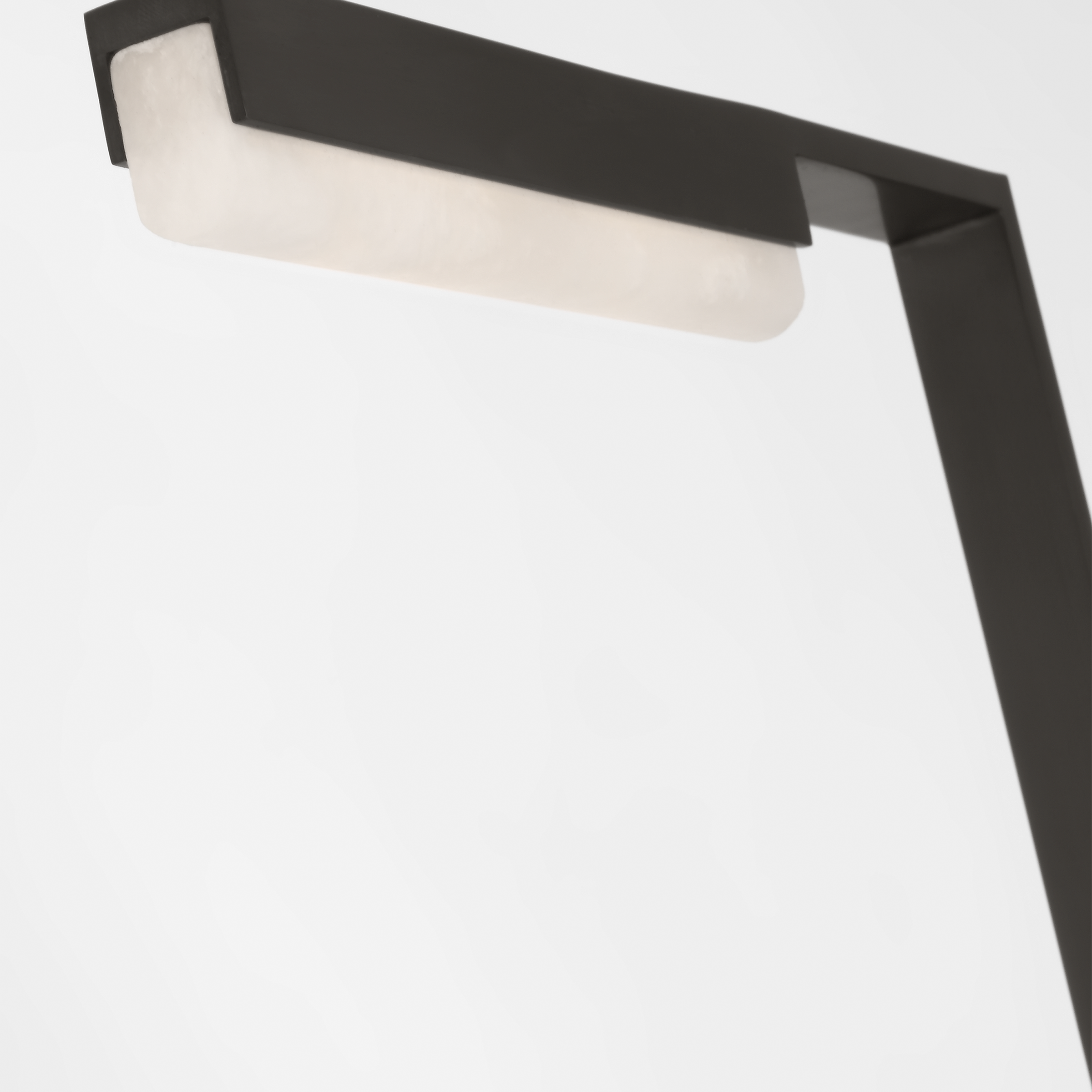 Linea 42 Floor Lamp Bronze 2700K 90 CRI