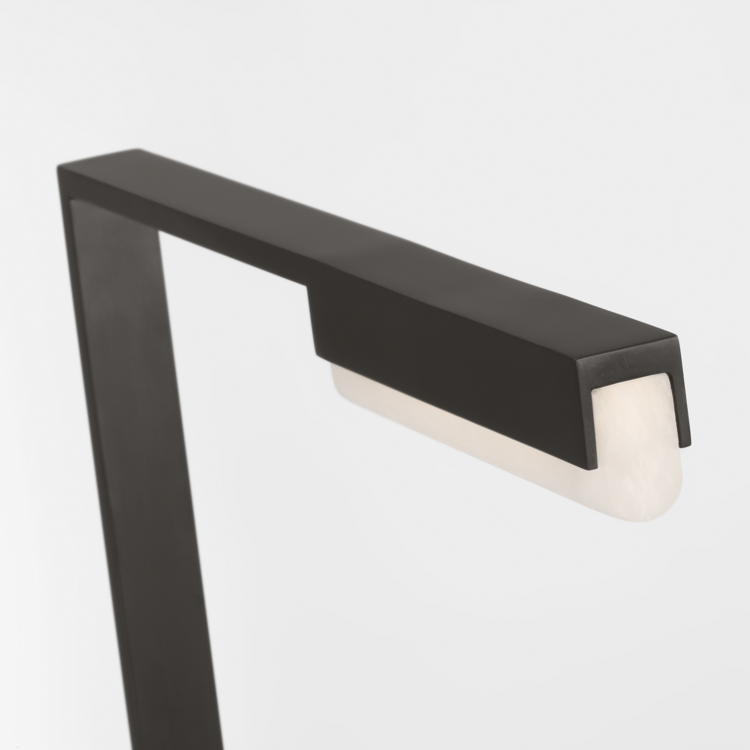 Linea 15 Table Lamp Bronze 2700K 90 CRI