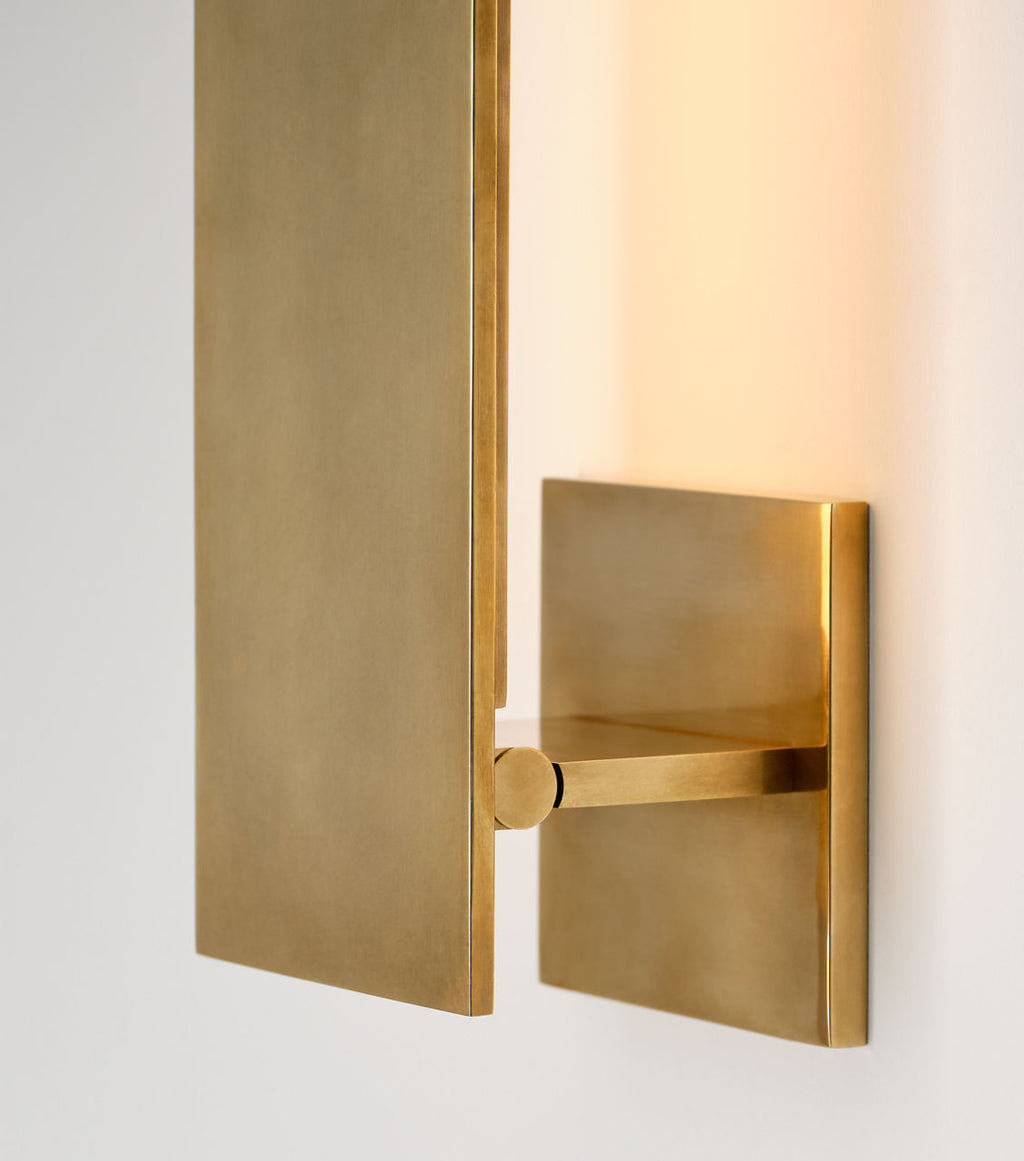 Angolo 18 Sconce hand rubbed antique brass 2700K 90 CRI
