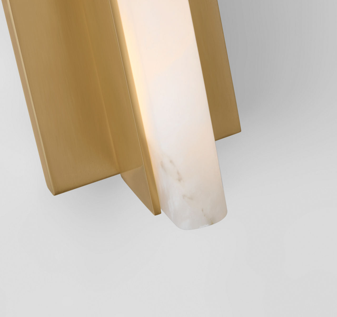 Linea 32 Sconce hand rubbed antique brass 2700K 90 CRI