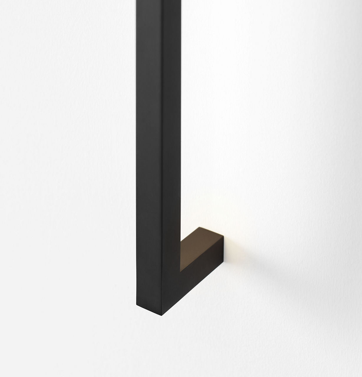 Stagger Medium Wall Sconce Nightshade Black 2700K 90 CRI integrated led 90 cri 2700k 120v