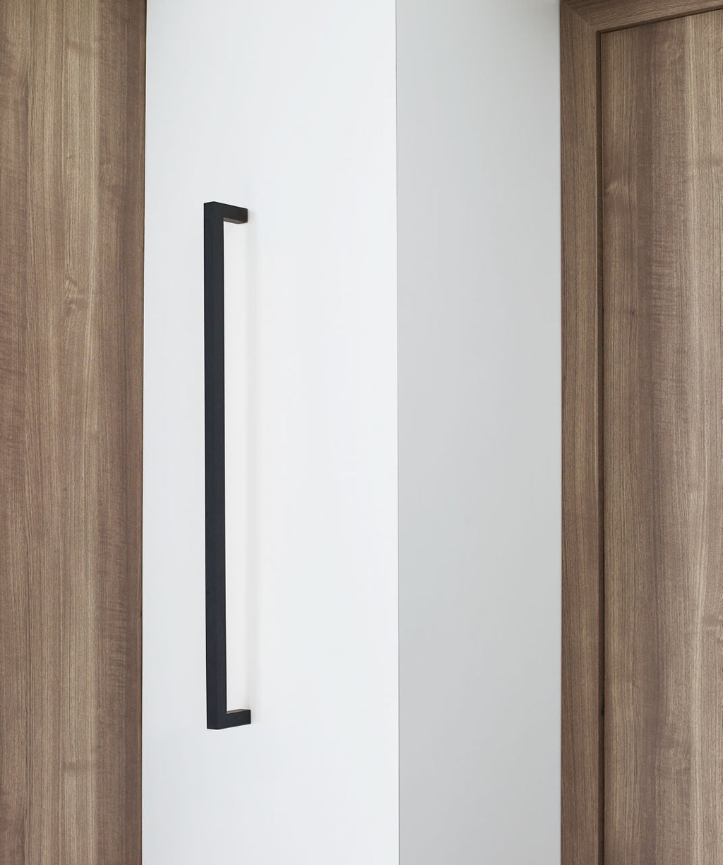 Stagger Medium Wall Sconce Nightshade Black 2700K 90 CRI integrated led 90 cri 2700k 120v