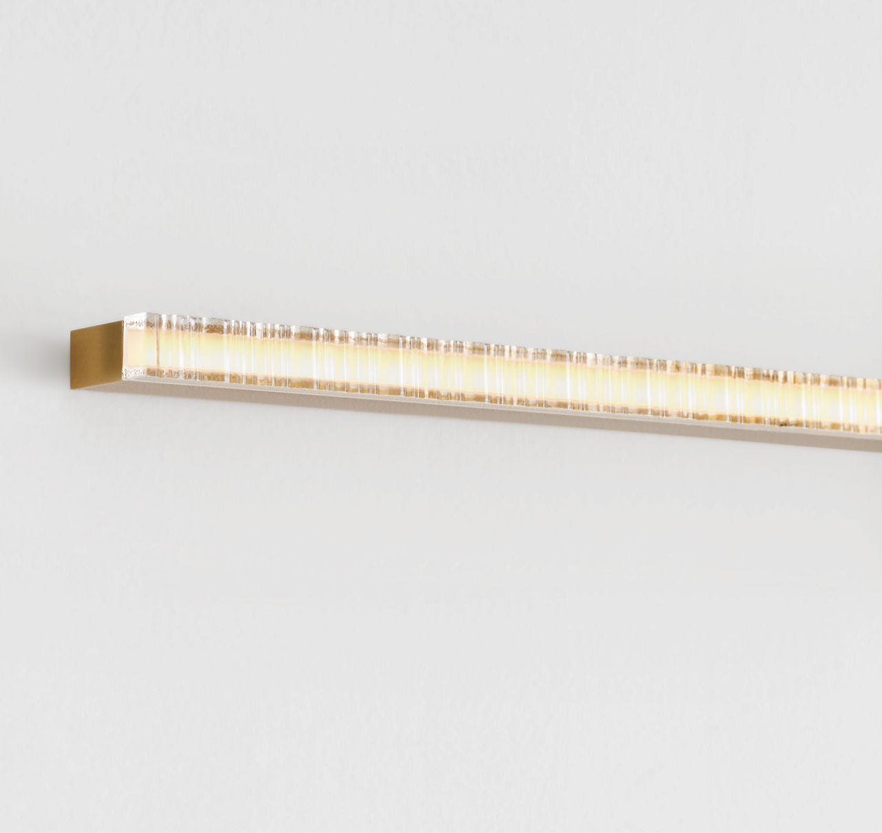 Serre 36 Bath Natural Brass 2700K 90 CRI