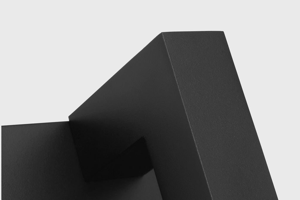 Stagger Medium Wall | Outdoor Black Mud-In 120V