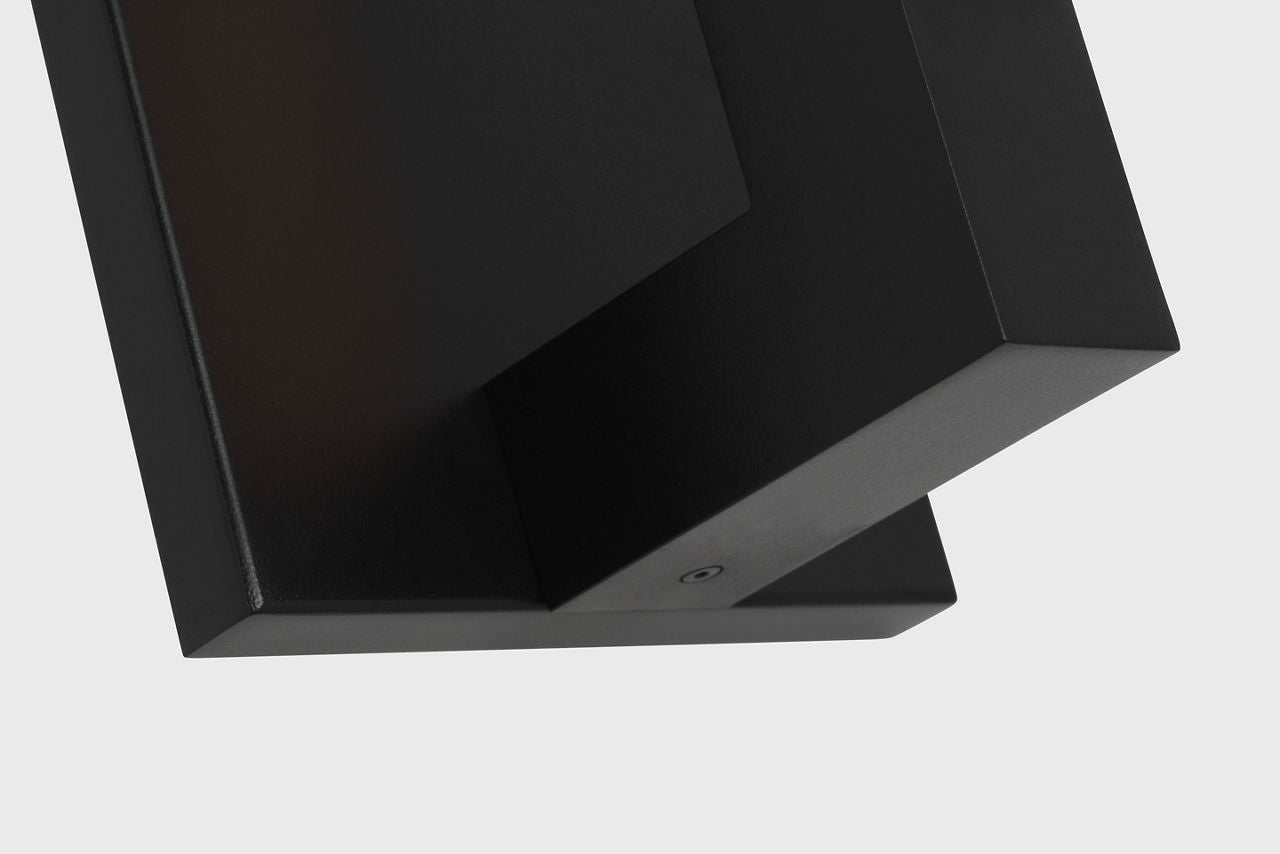 Stagger Large Wall | Outdoor Black Backplate 120V