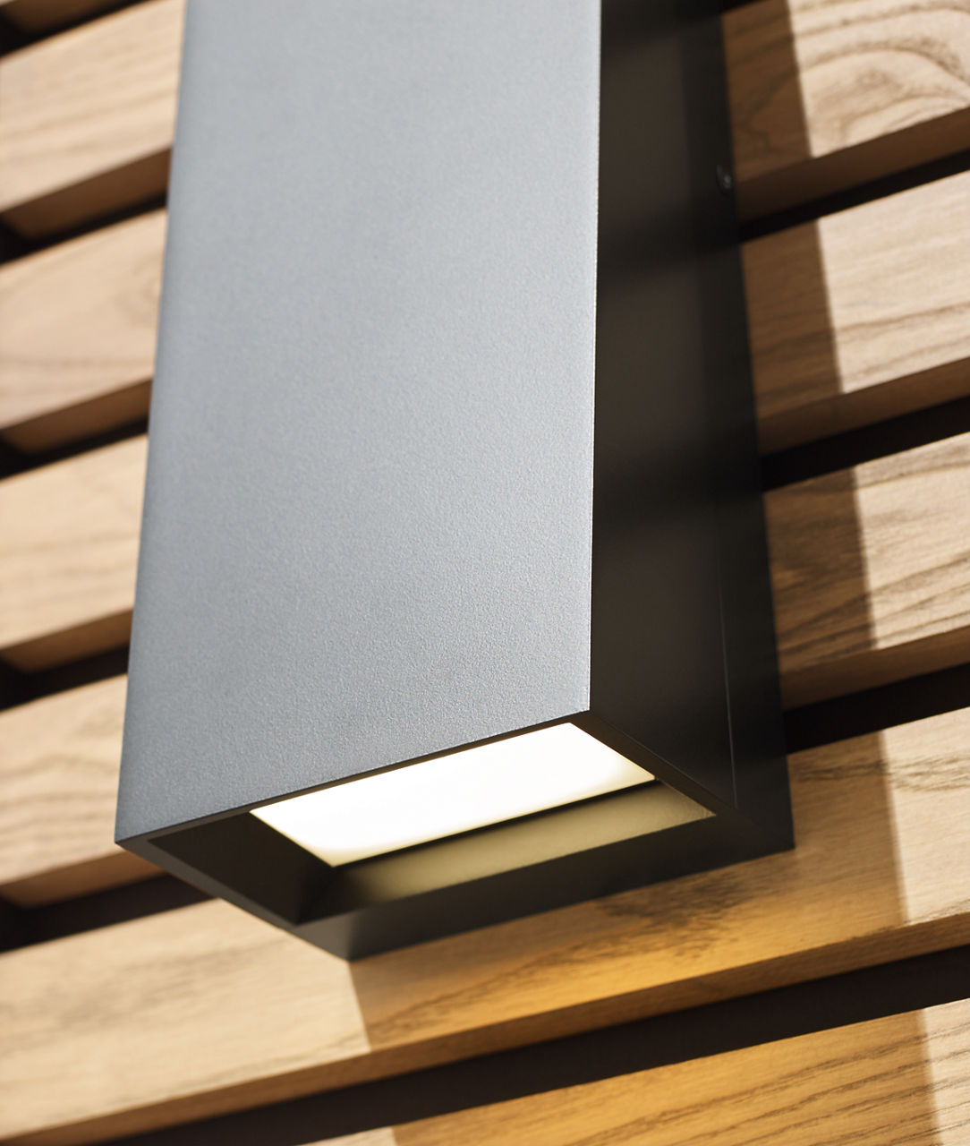 Pitch 19 Outdoor Wall Black LED 90 CRI 3000K 120V