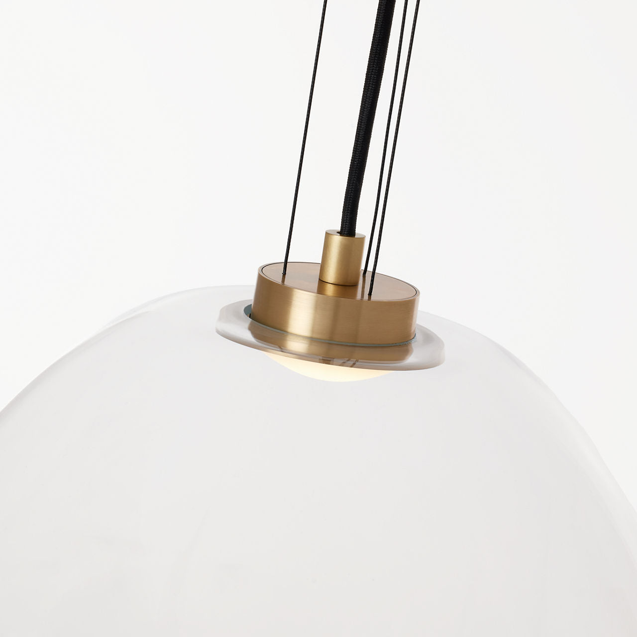 Kapoor Large Pendant clear/Natural Brass 2700K 90 CRI integrated led 90 cri 2700k 120v-277v unv