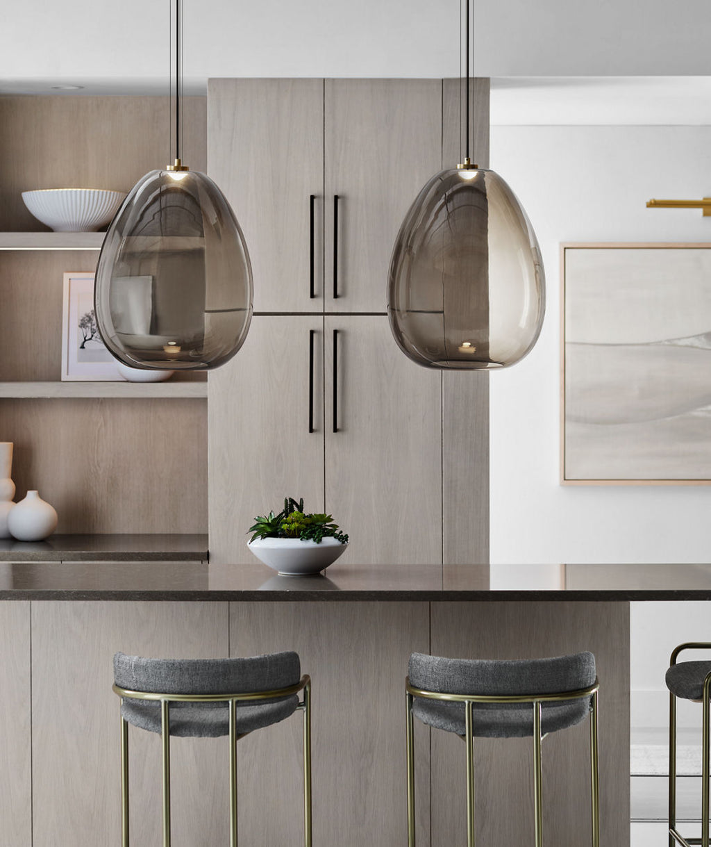 Kapoor Large Pendant clear/Natural Brass 2700K 90 CRI integrated led 90 cri 2700k 120v-277v unv
