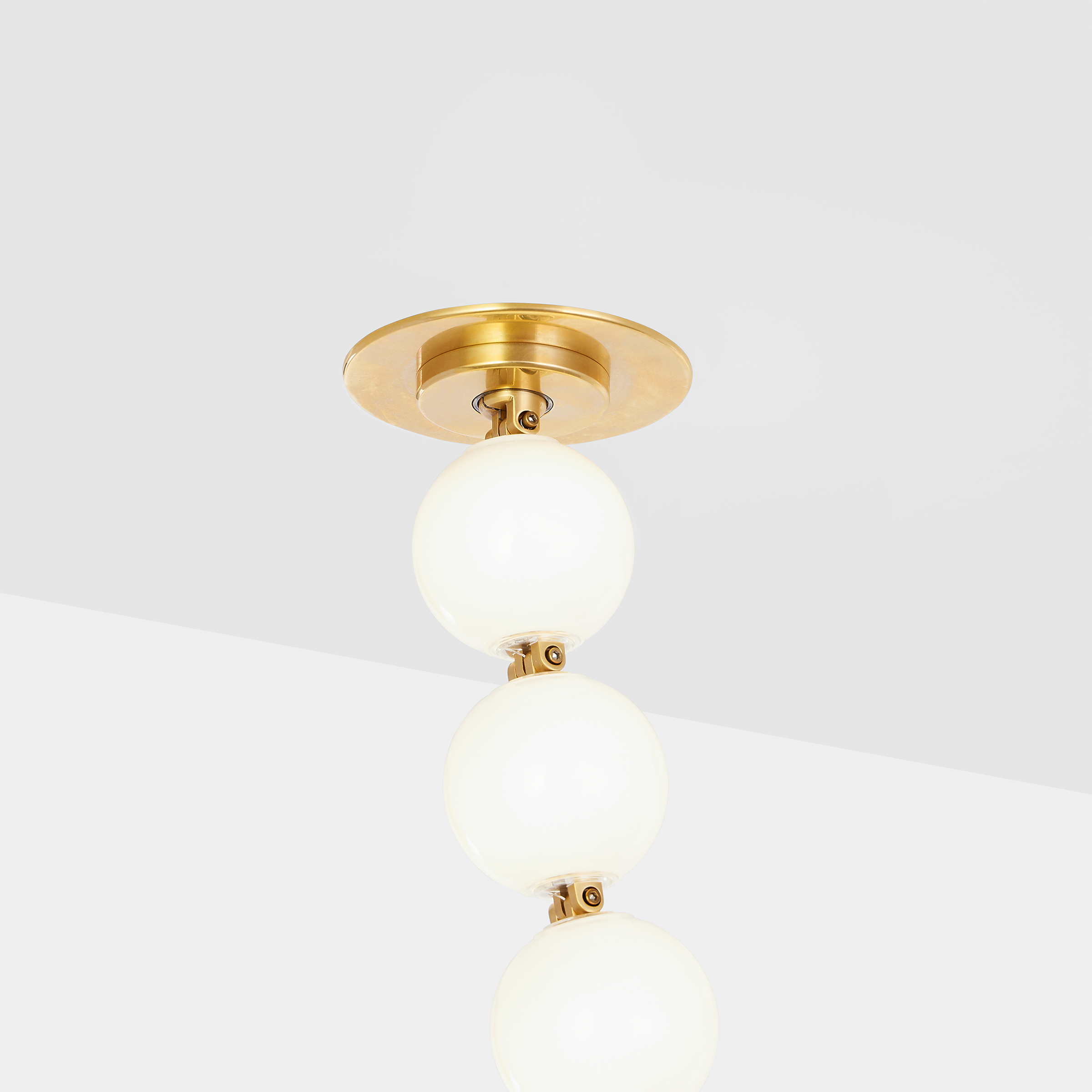 Perle 240 Chandelier | Natural Brass 2700K Remote 120V