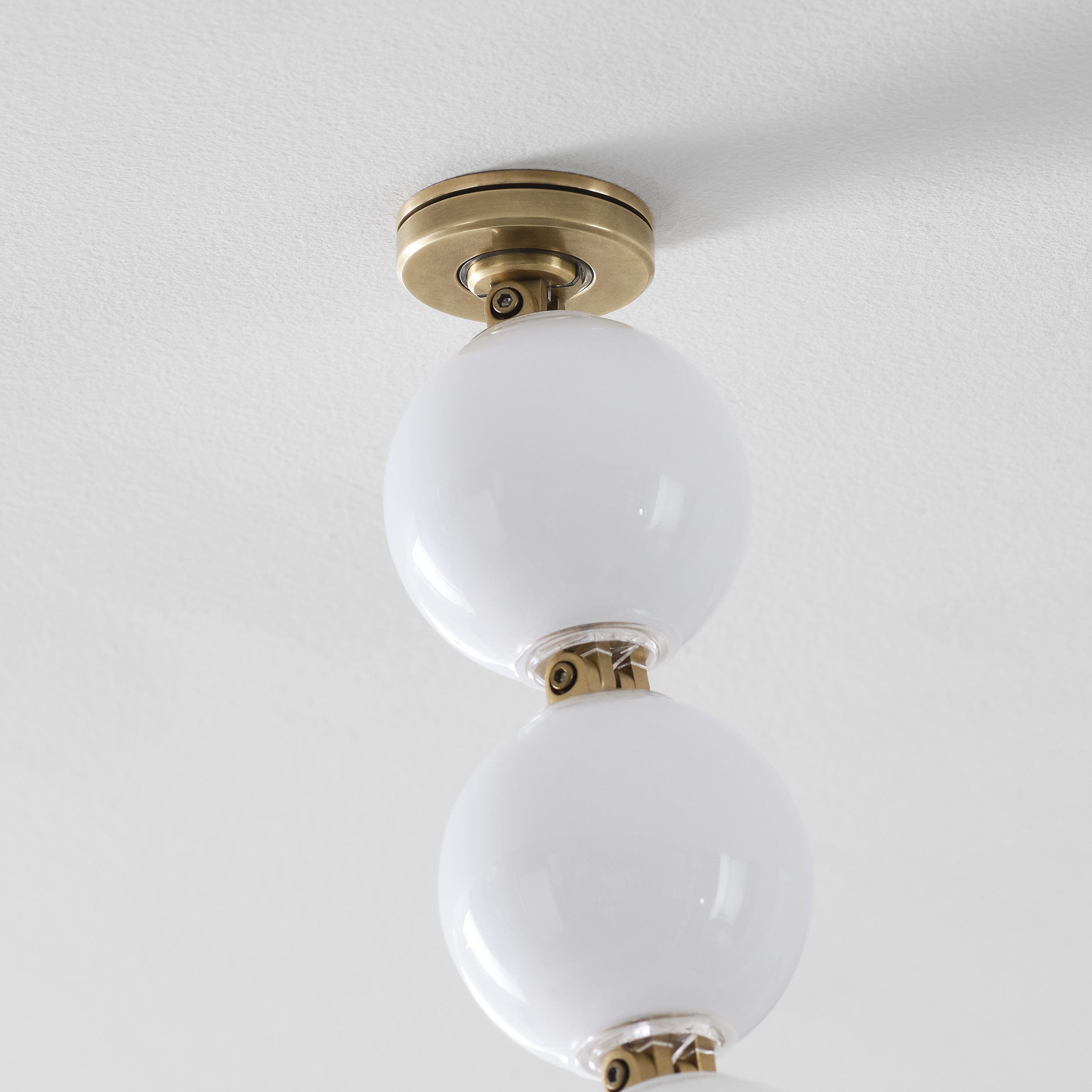 Perle 240 Chandelier | Natural Brass 2700K Remote 120V
