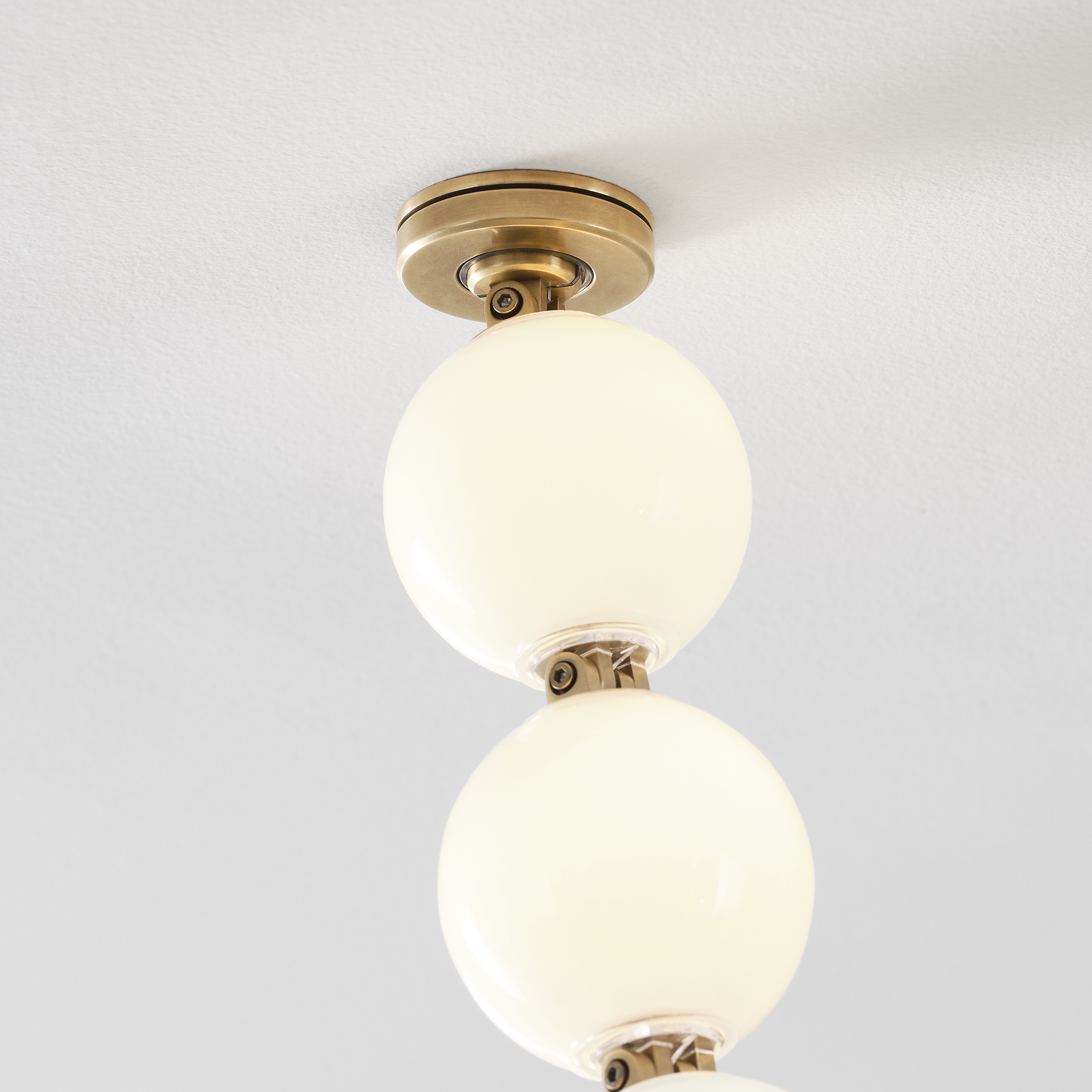 Perle 240 Chandelier | Natural Brass 2700K Remote 120V