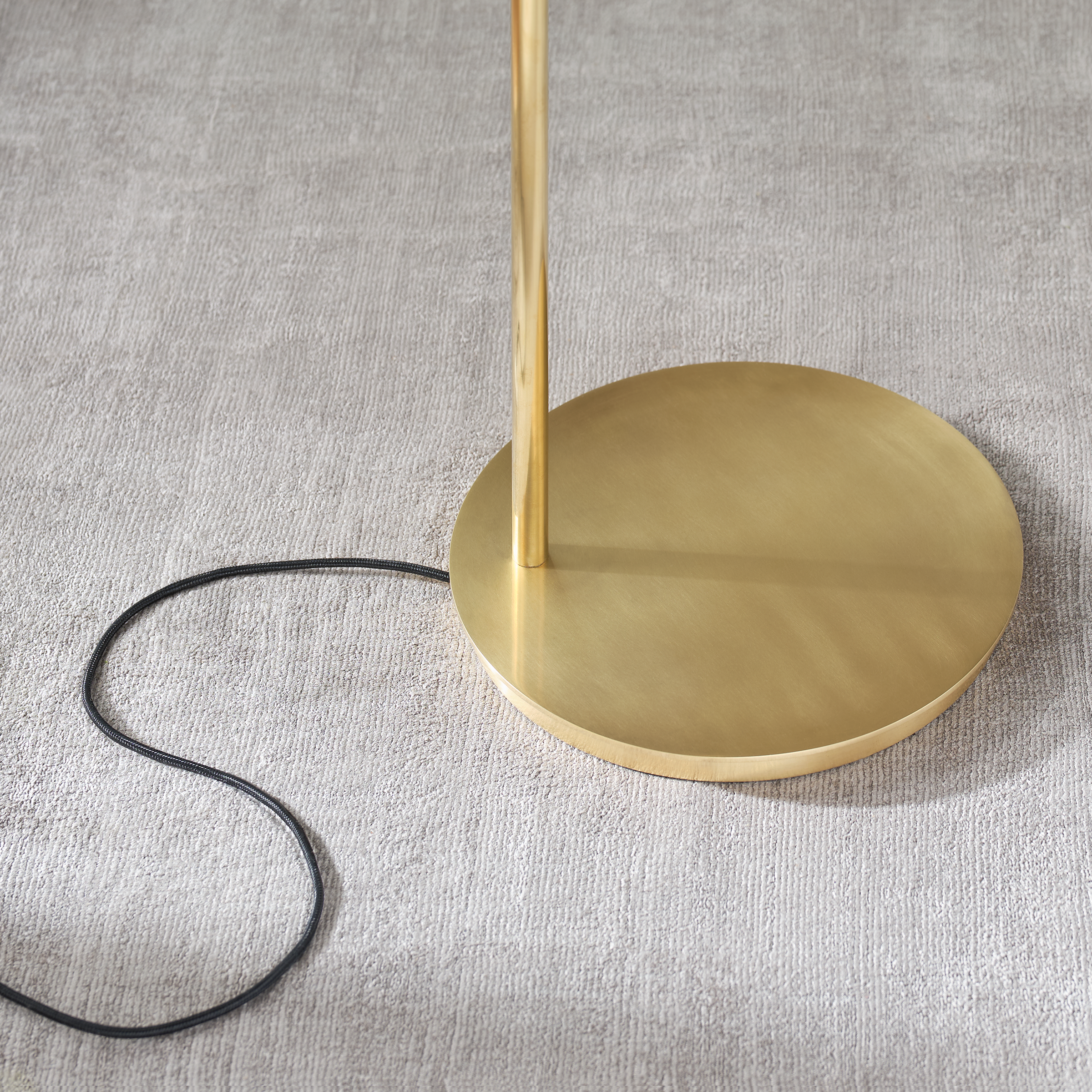 Poza 41 Floor Lamp hand-rubbed antique brass 2700K 90 CRI