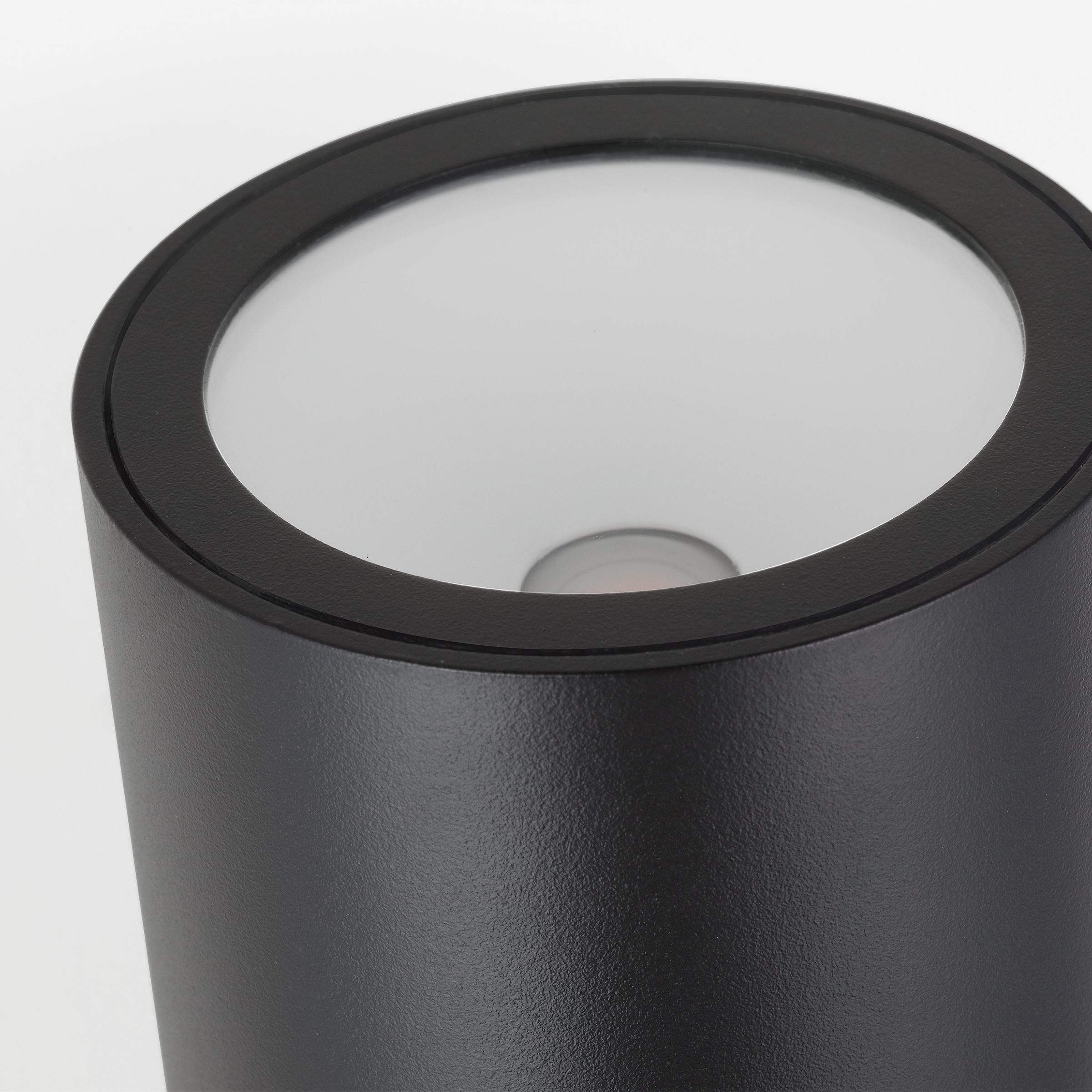 Pressa Round Large Wall Black 2700K 90 CRI