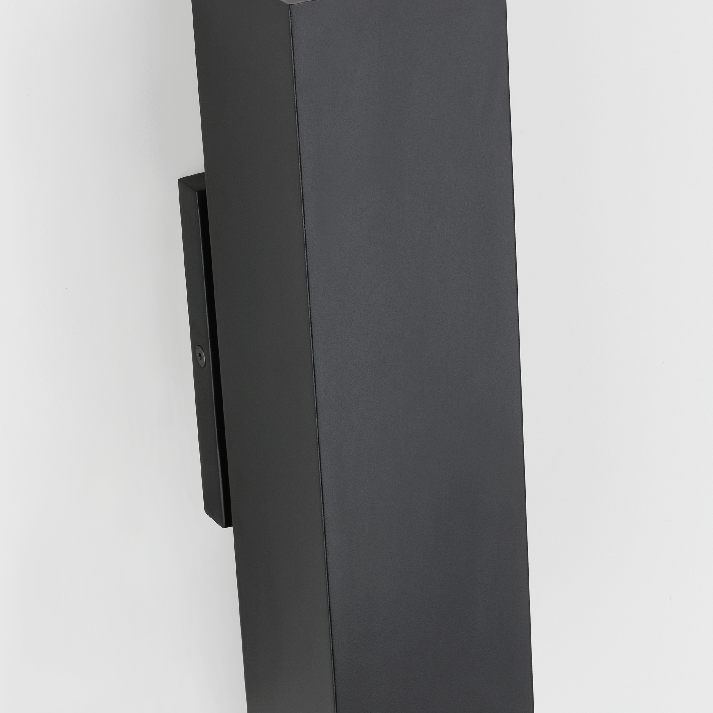Pressa Square Medium Wall Black 2700K 90 CRI