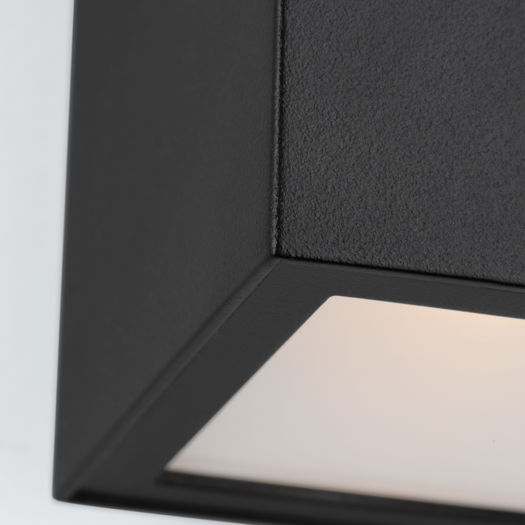 Pressa Square Medium Wall Black 2700K 90 CRI