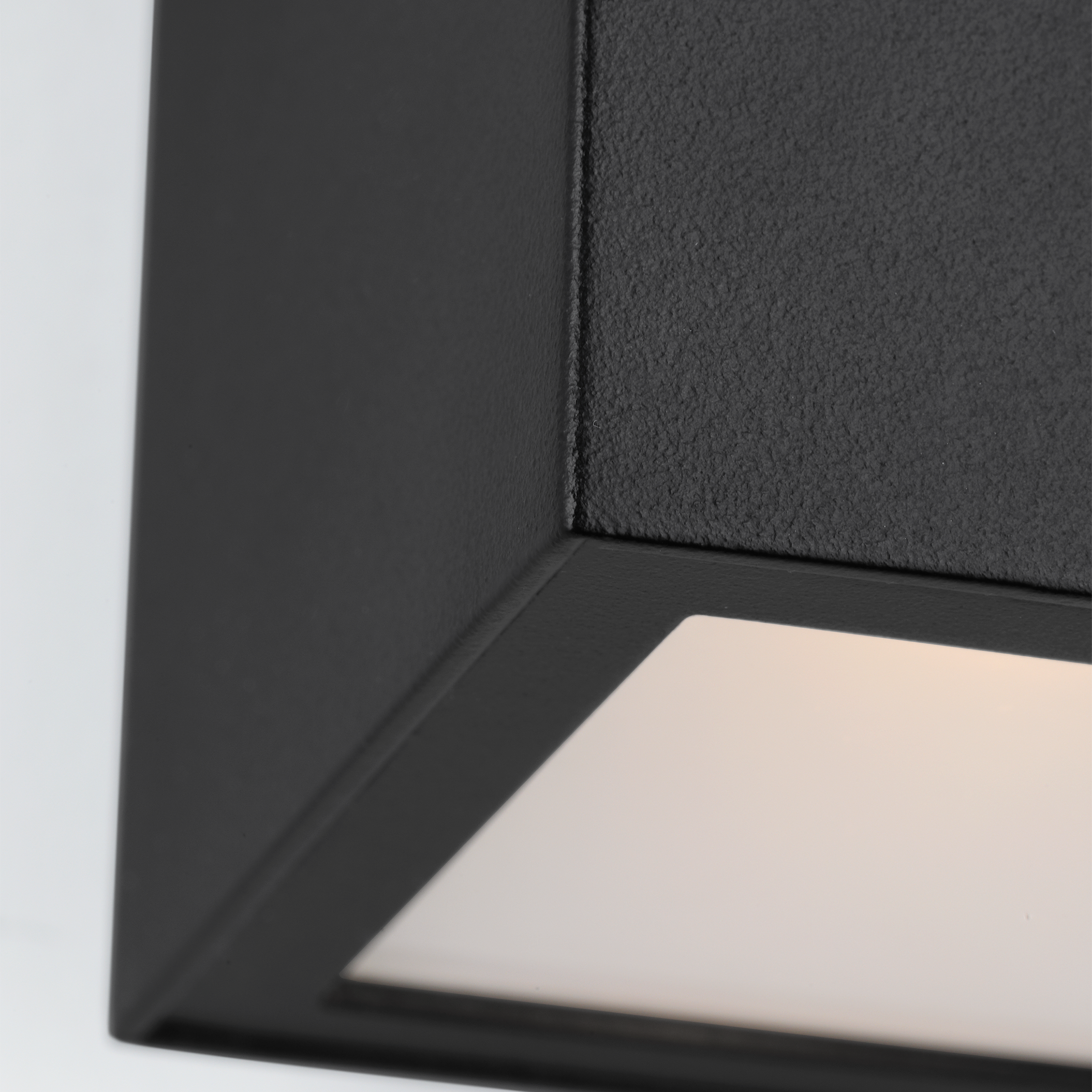 Pressa Square Medium Wall Black 2700K 90 CRI