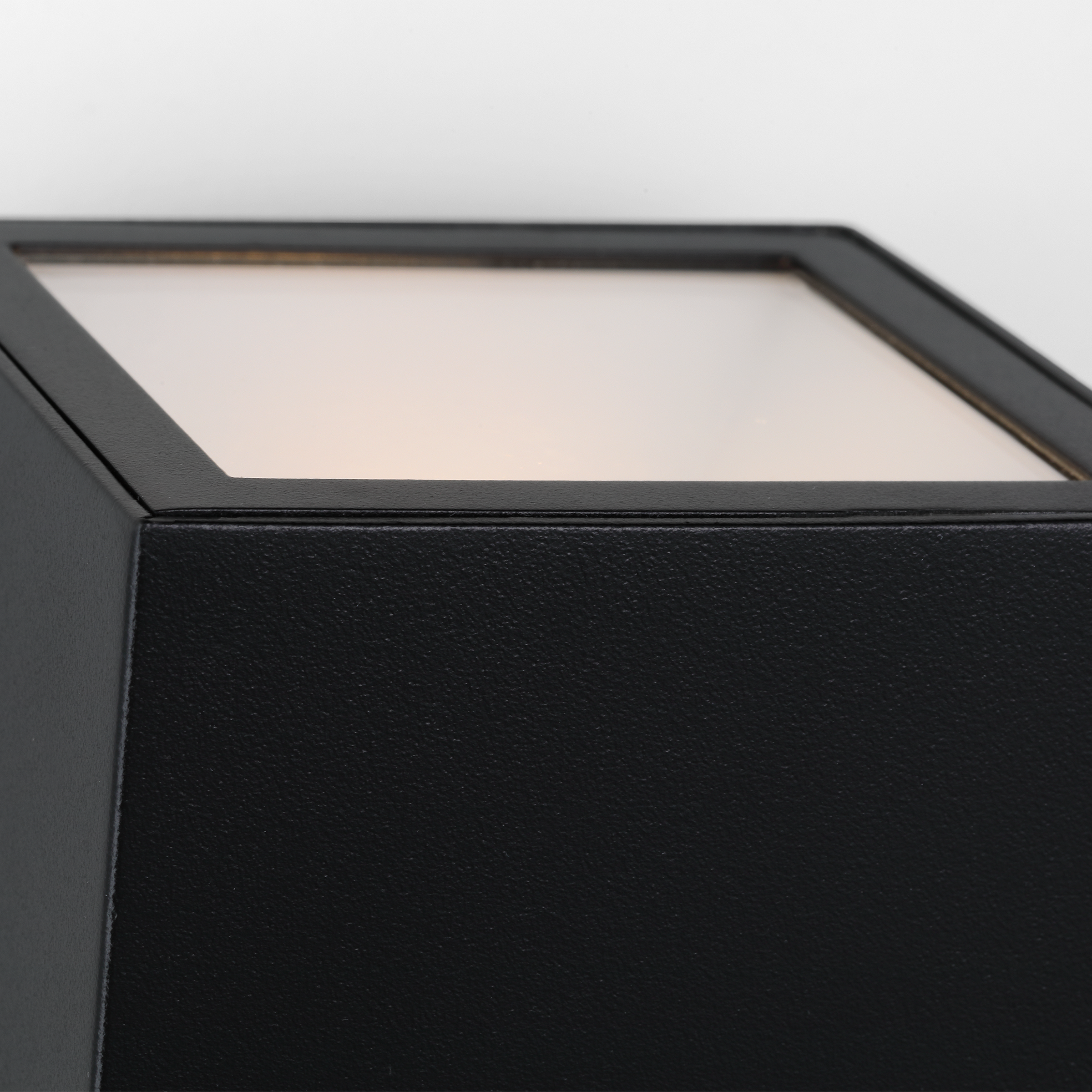 Pressa Square X-Large Wall Black 2700K 90 CRI