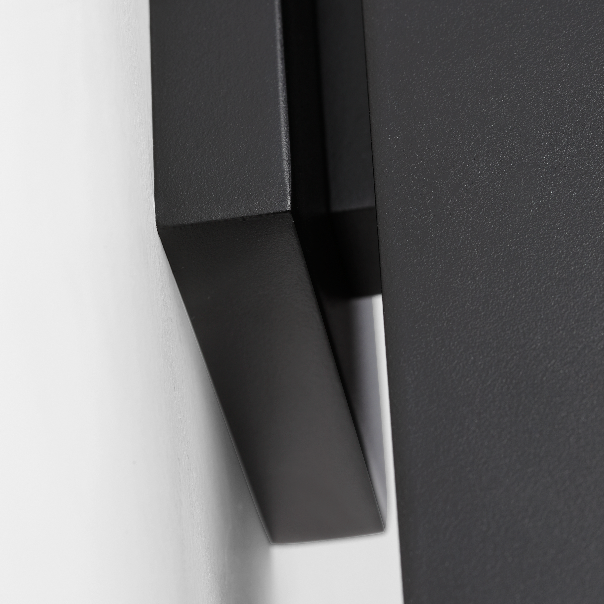 Pressa Square X-Large Wall Black 2700K 90 CRI