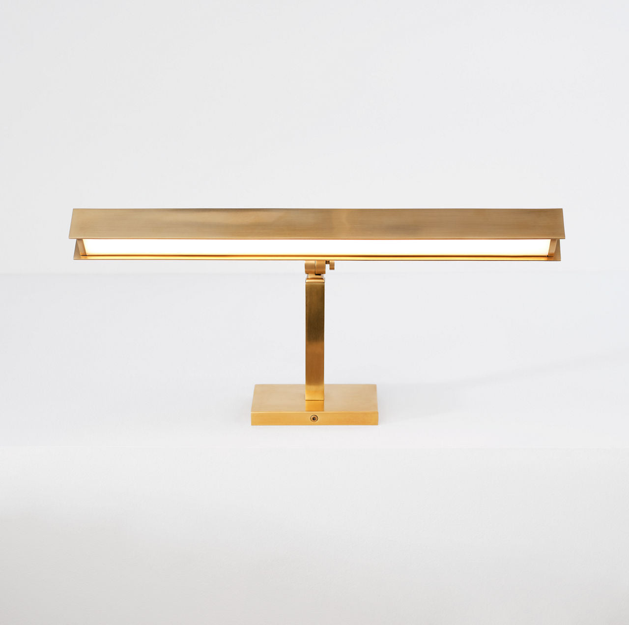 Bau 18 Picture Light Natural Brass 3000K 90 CRI