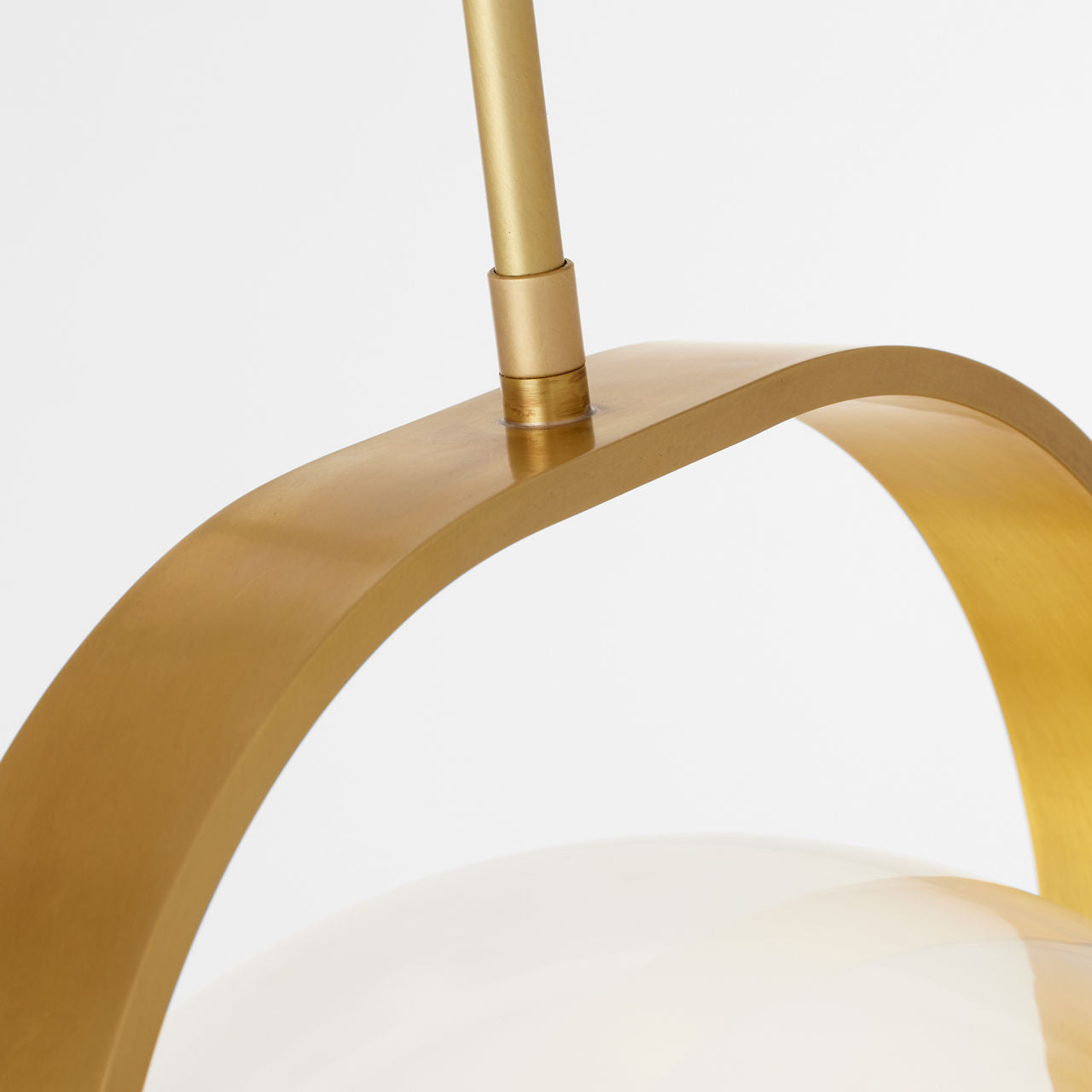 Fues Medium Pendant Clear Natural Brass 2700K 90 CRI