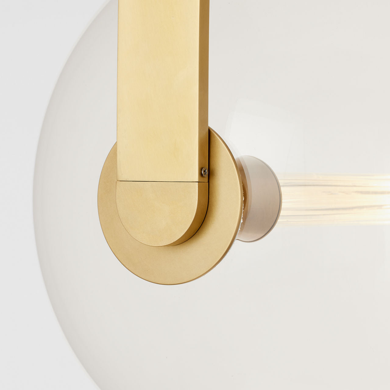 Fues Medium Pendant Clear Natural Brass 2700K 90 CRI