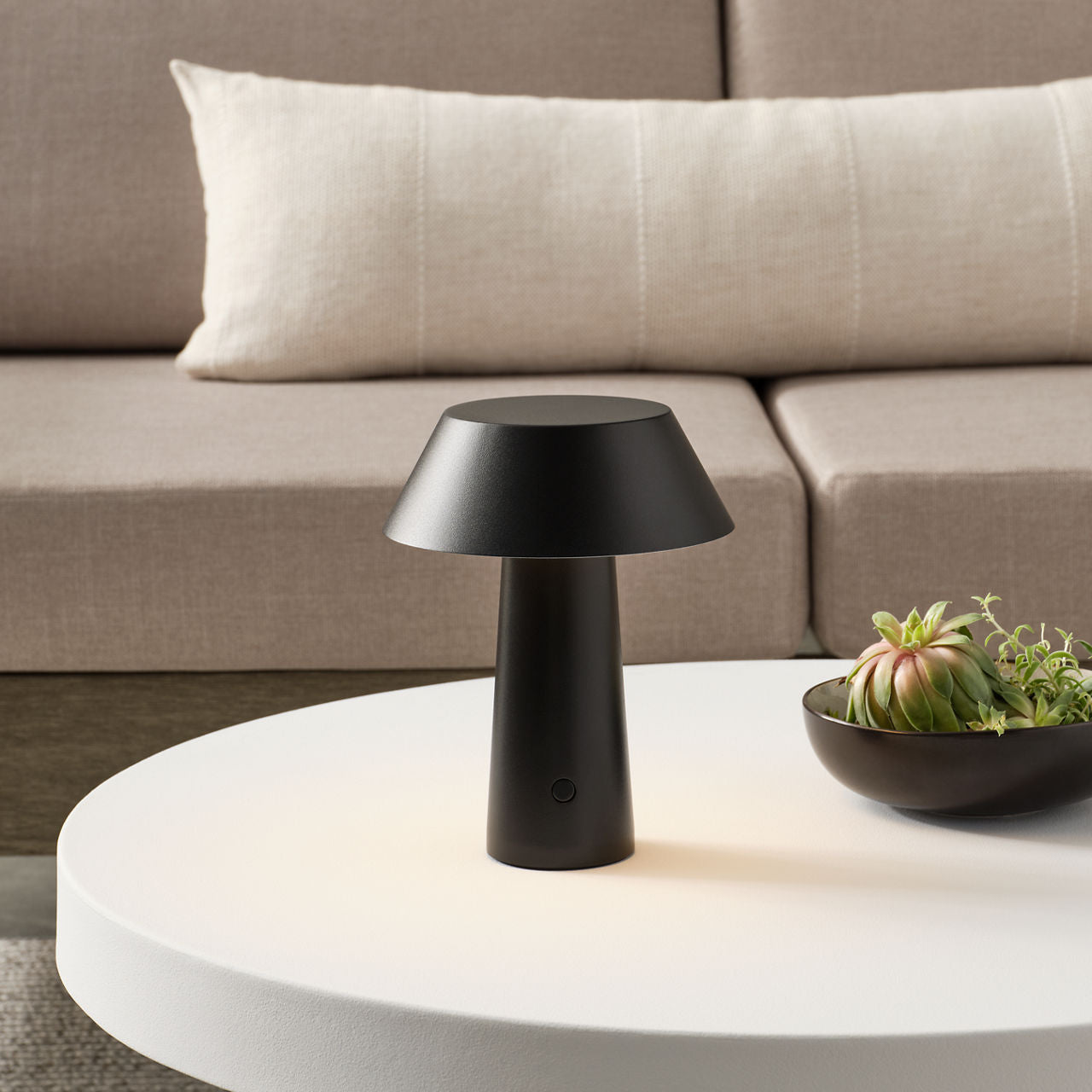 Sesa Short Accent Rechargeable Table Lamp Black 2700K 90 CRI