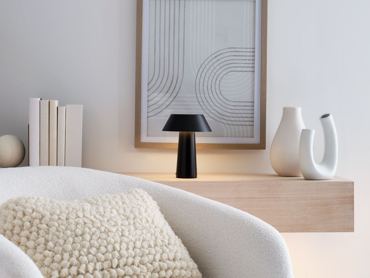 Sesa Short Accent Rechargeable Table Lamp Black 2700K 90 CRI