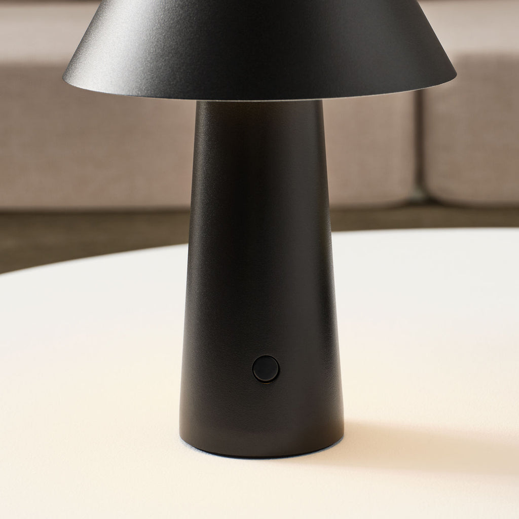 Sesa Short Accent Rechargeable Table Lamp Black 2700K 90 CRI