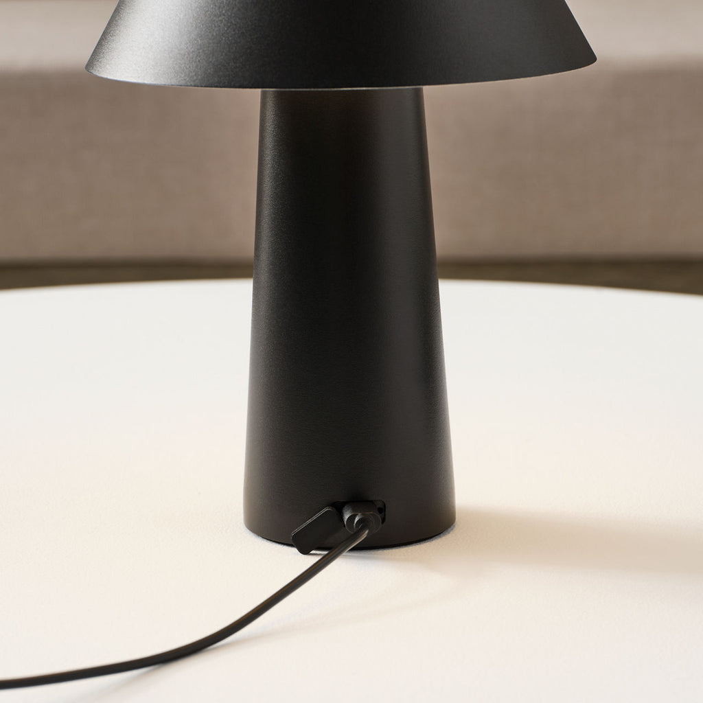 Sesa Short Accent Rechargeable Table Lamp Black 2700K 90 CRI