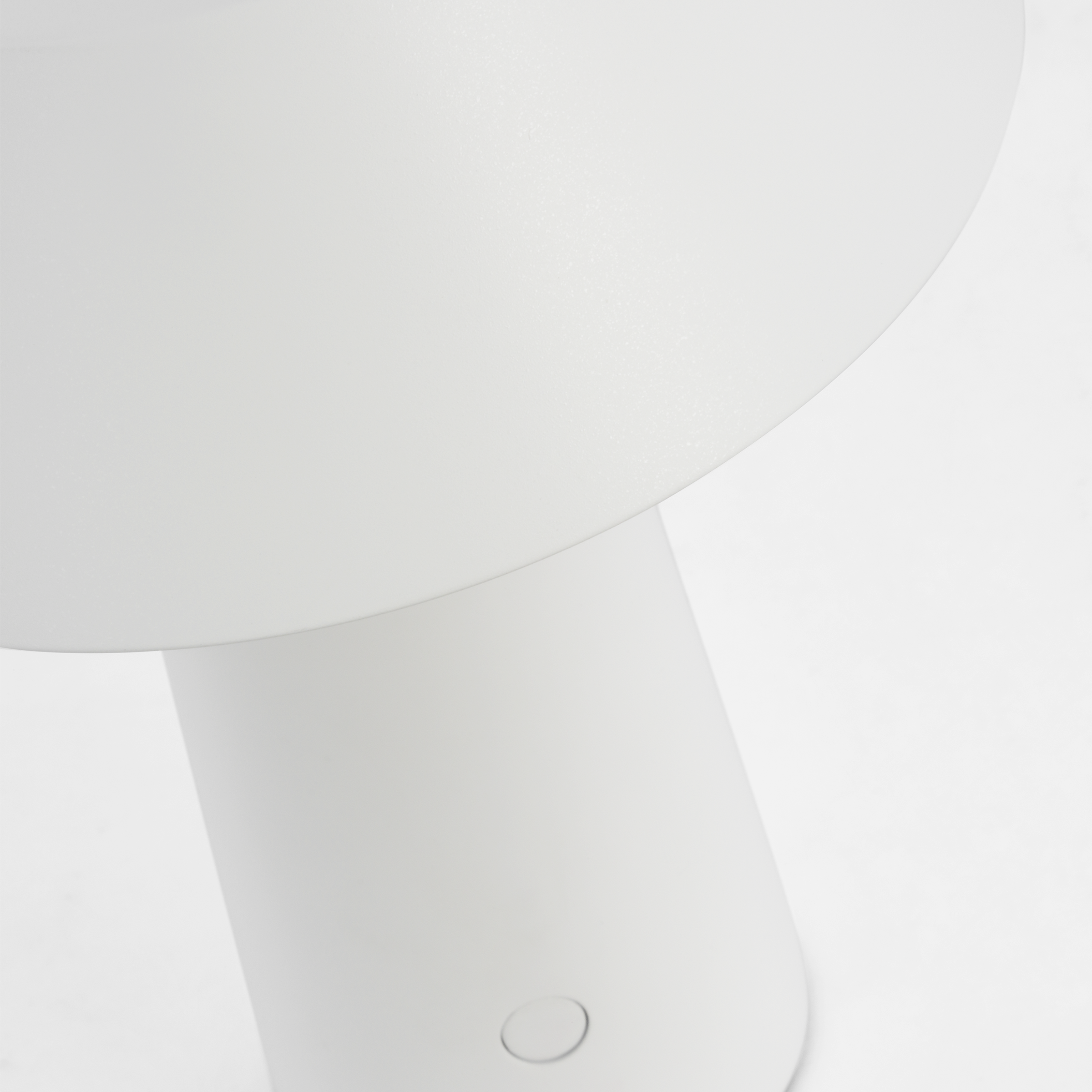 Sesa Short Accent Rechargeable Table Lamp Matte White 2700K 90 CRI