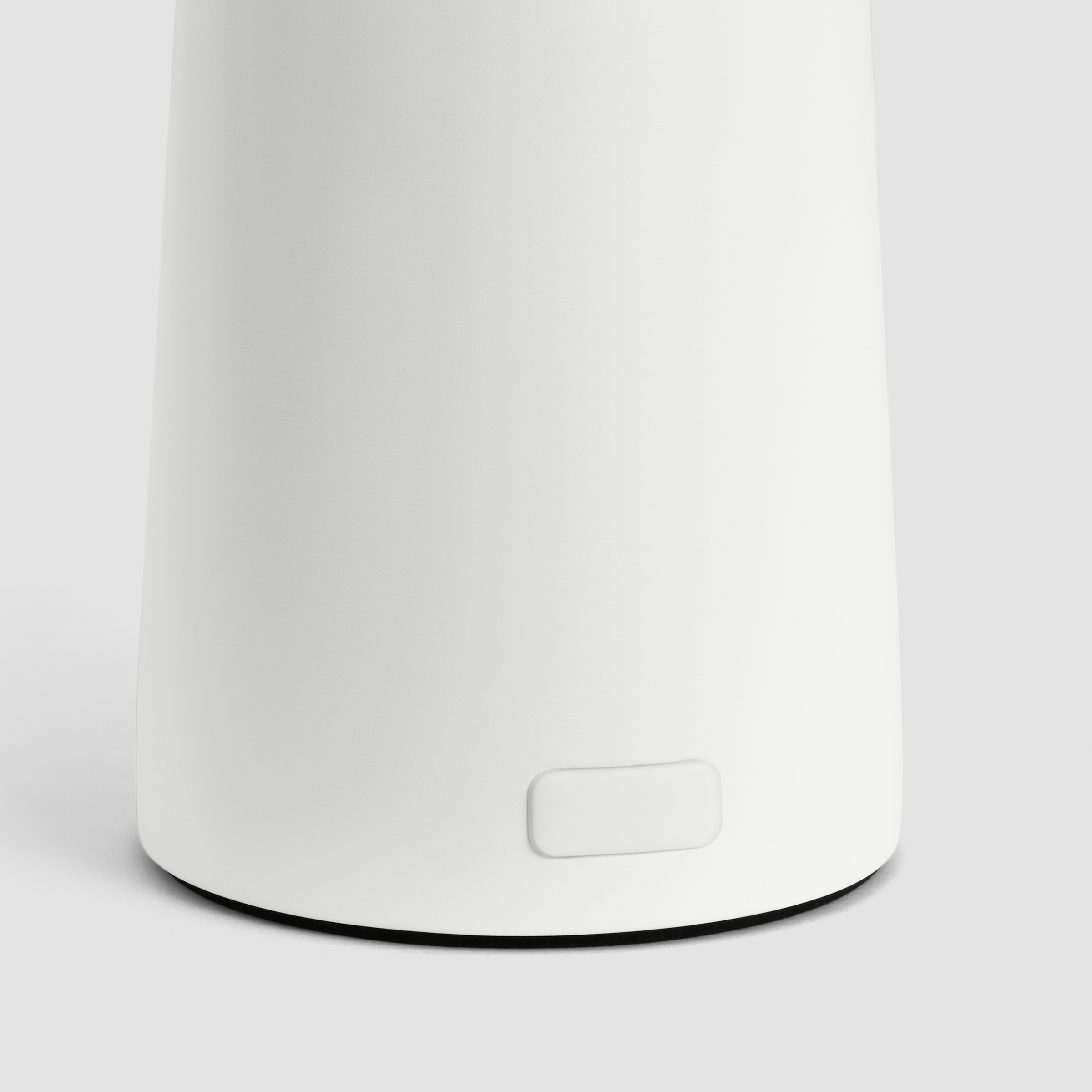 Sesa Short Accent Rechargeable Table Lamp Matte White 2700K 90 CRI