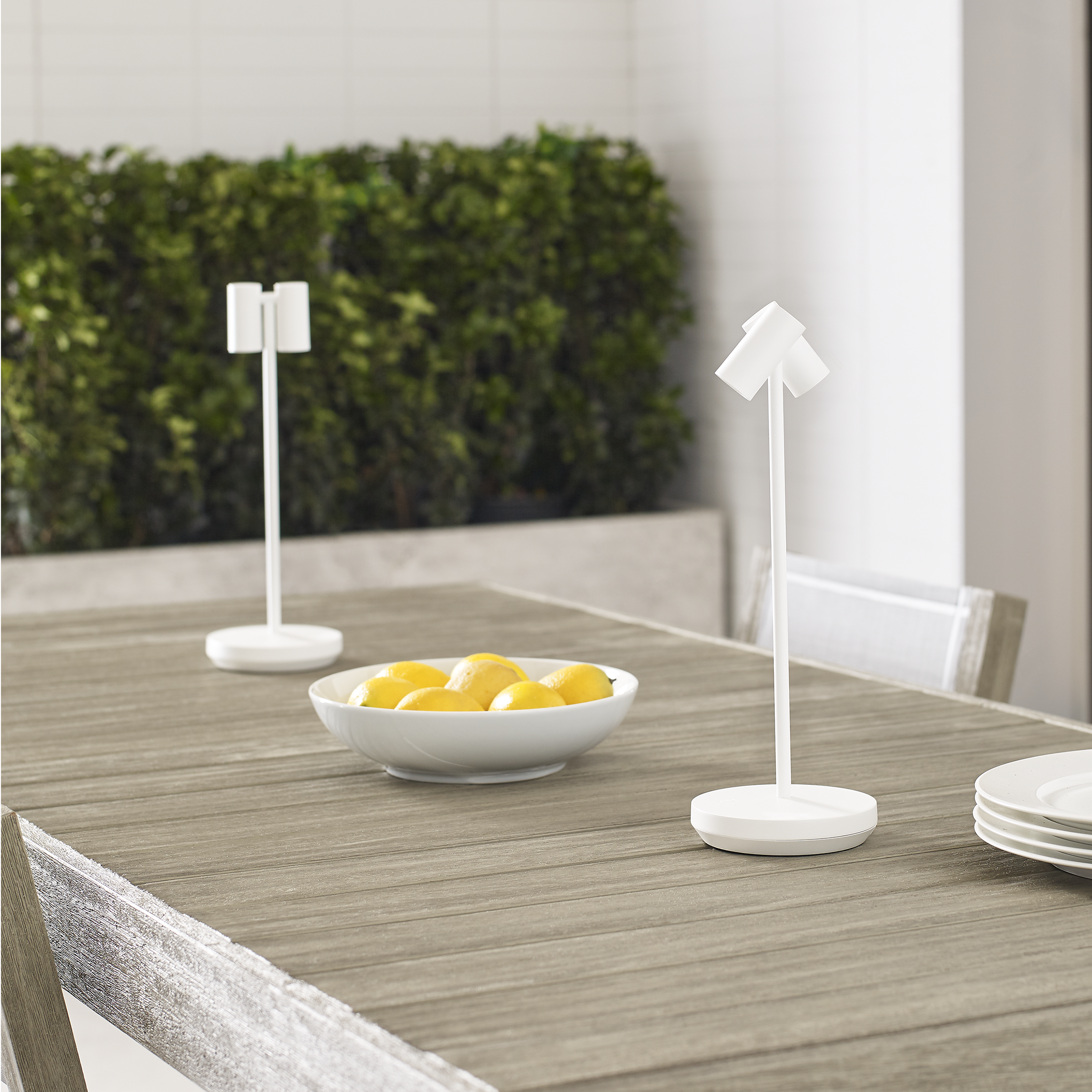 Doppia Accent Rechargeable Table Lamp matte White 2700K 90 CRI wall charger included