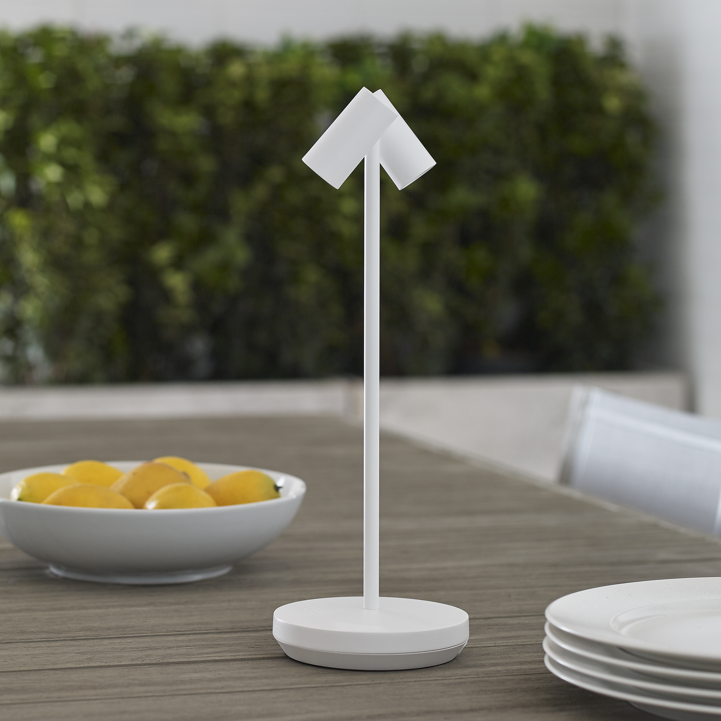 Doppia Accent Rechargeable Table Lamp matte White 2700K 90 CRI wall charger included