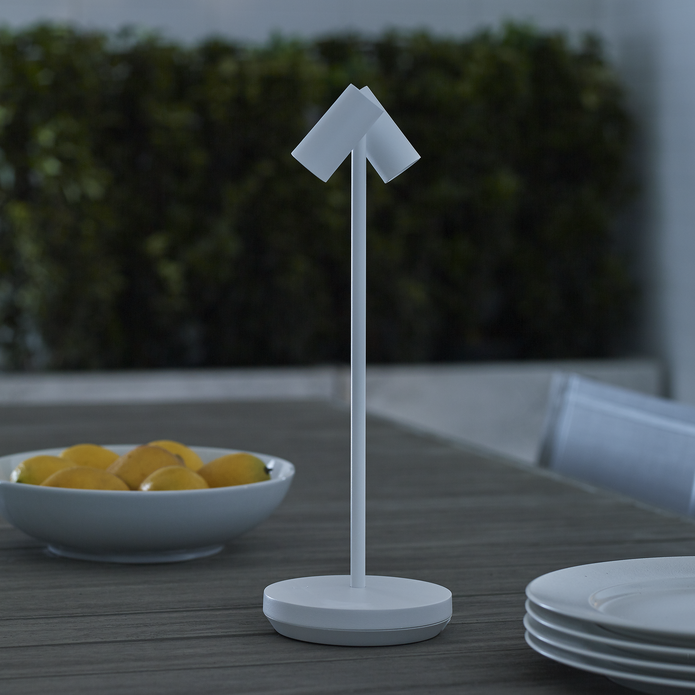 Doppia Accent Rechargeable Table Lamp matte White 2700K 90 CRI wall charger included