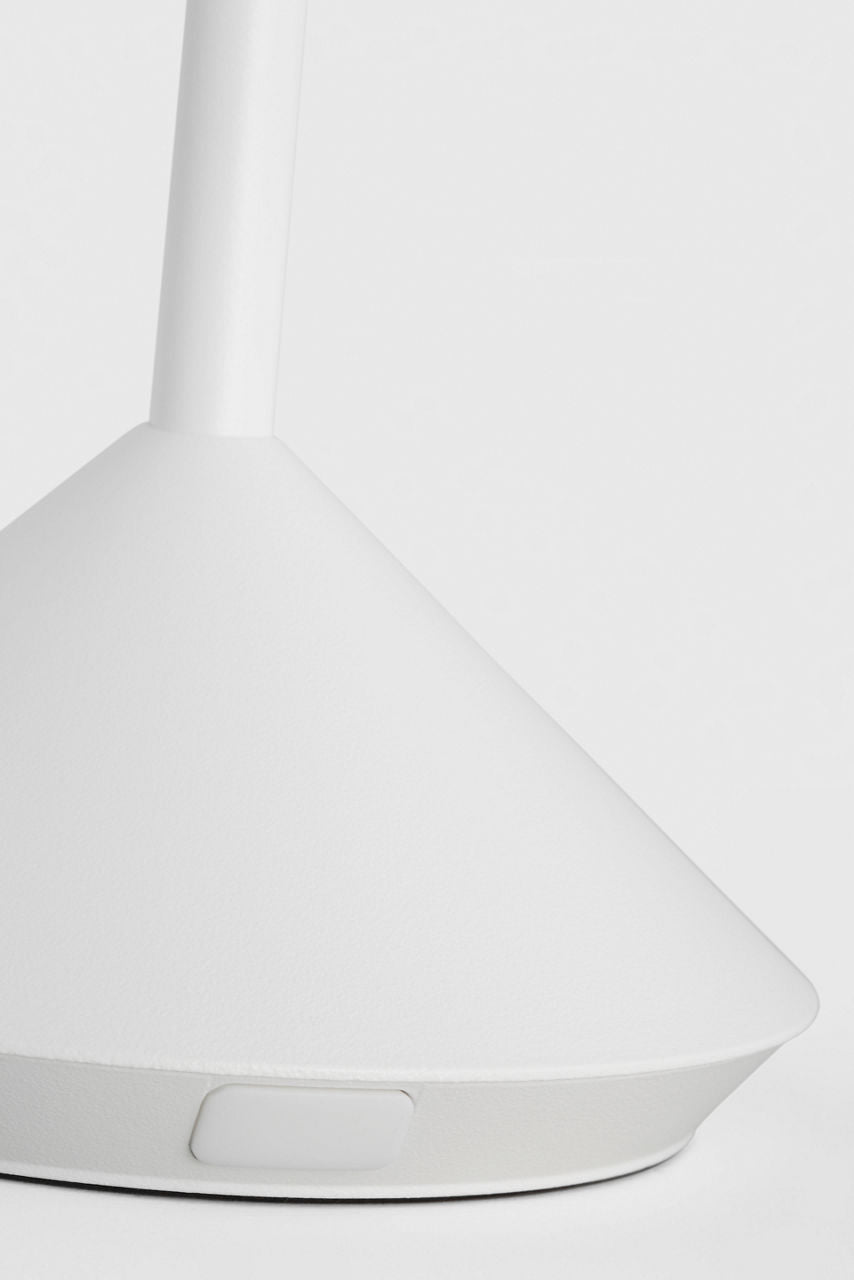 Moneta Accent Rechargeable Table Lamp matte White 2700K 90 CRI wall charger included