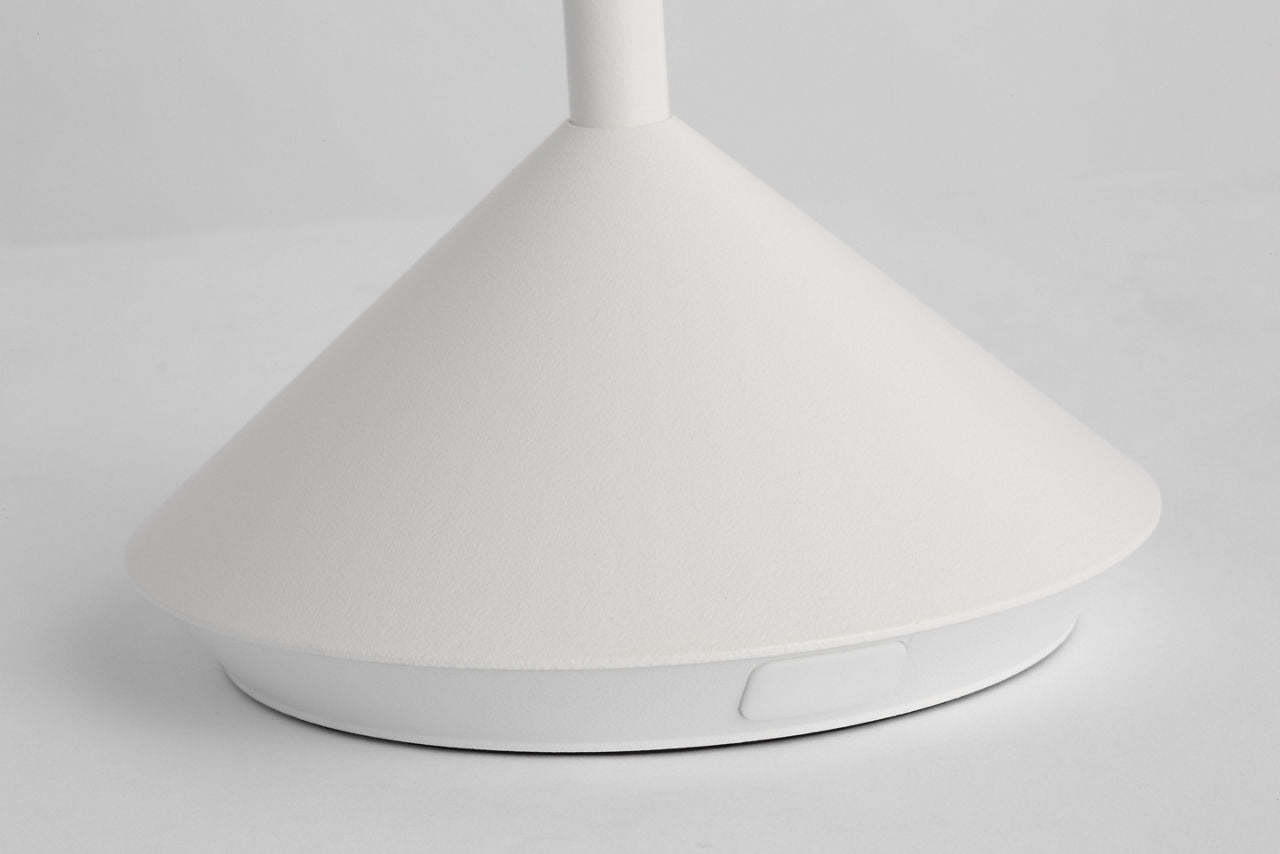 Moneta Accent Rechargeable Table Lamp matte White 2700K 90 CRI wall charger included