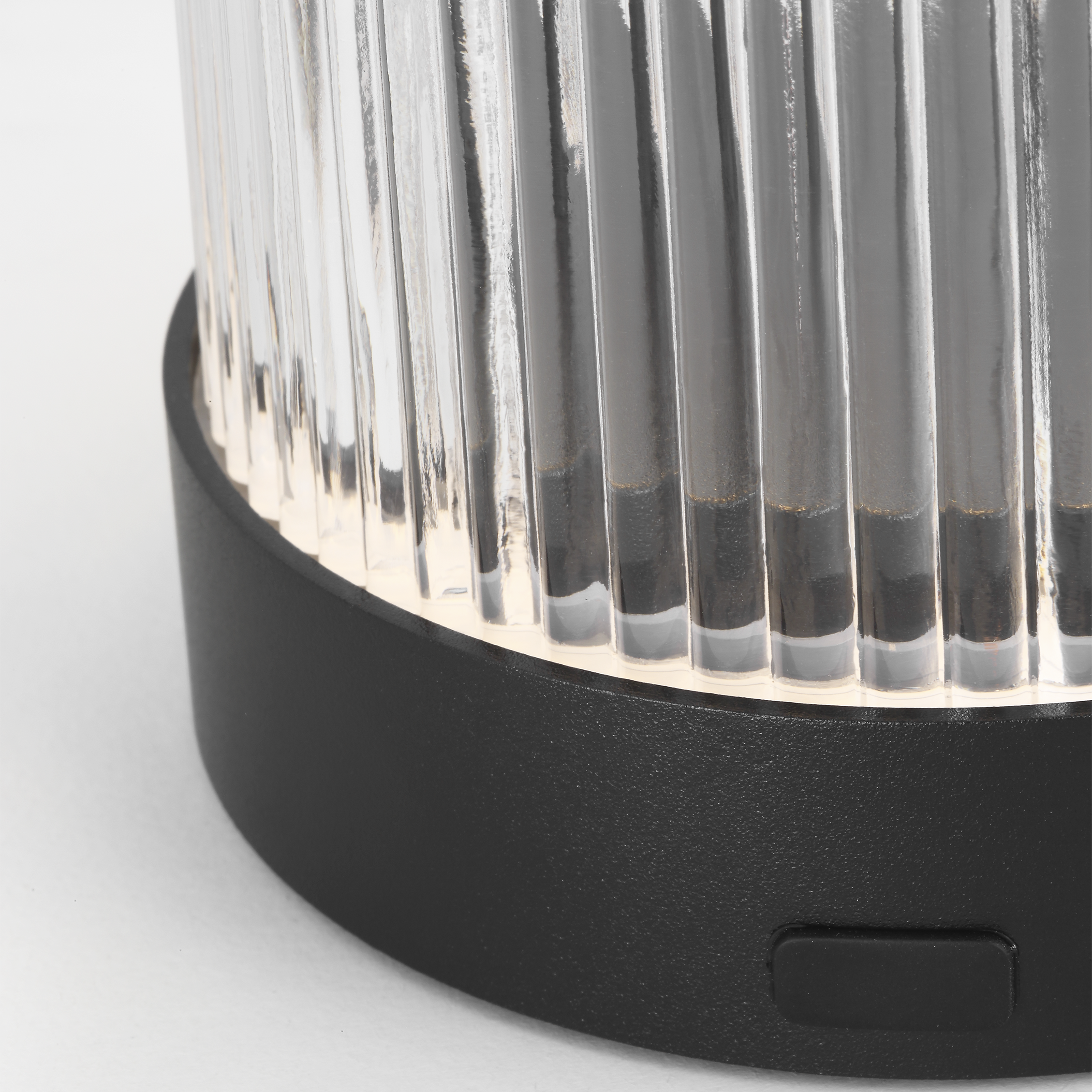 Tawa Accent Rechargeable Table Lamp Black 2700K 90 CRI wall charger included